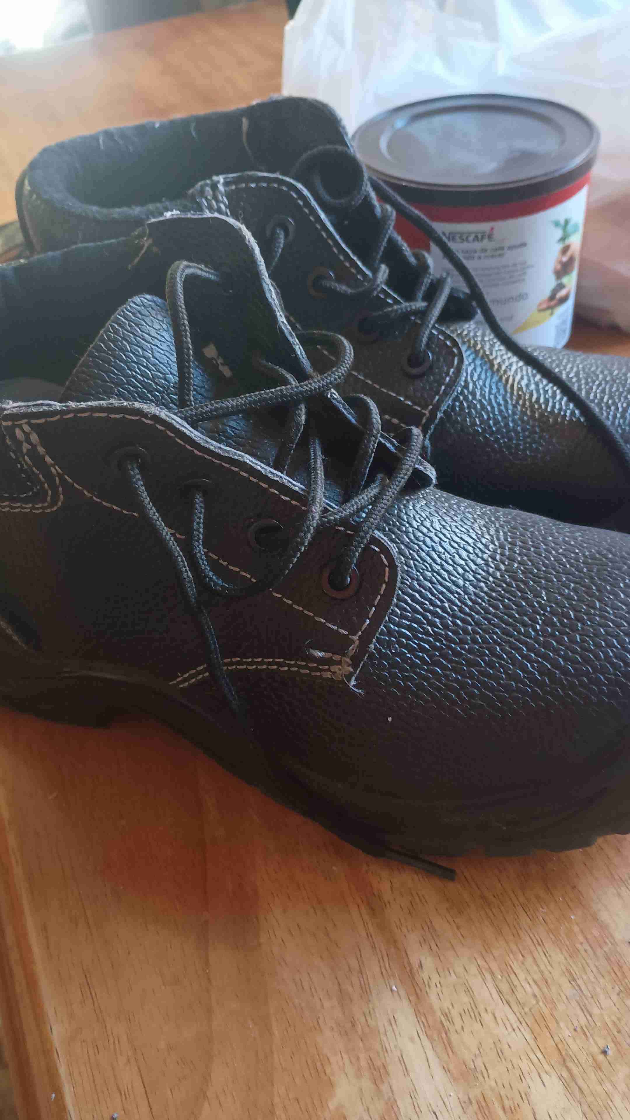 Bototos de cuero negro