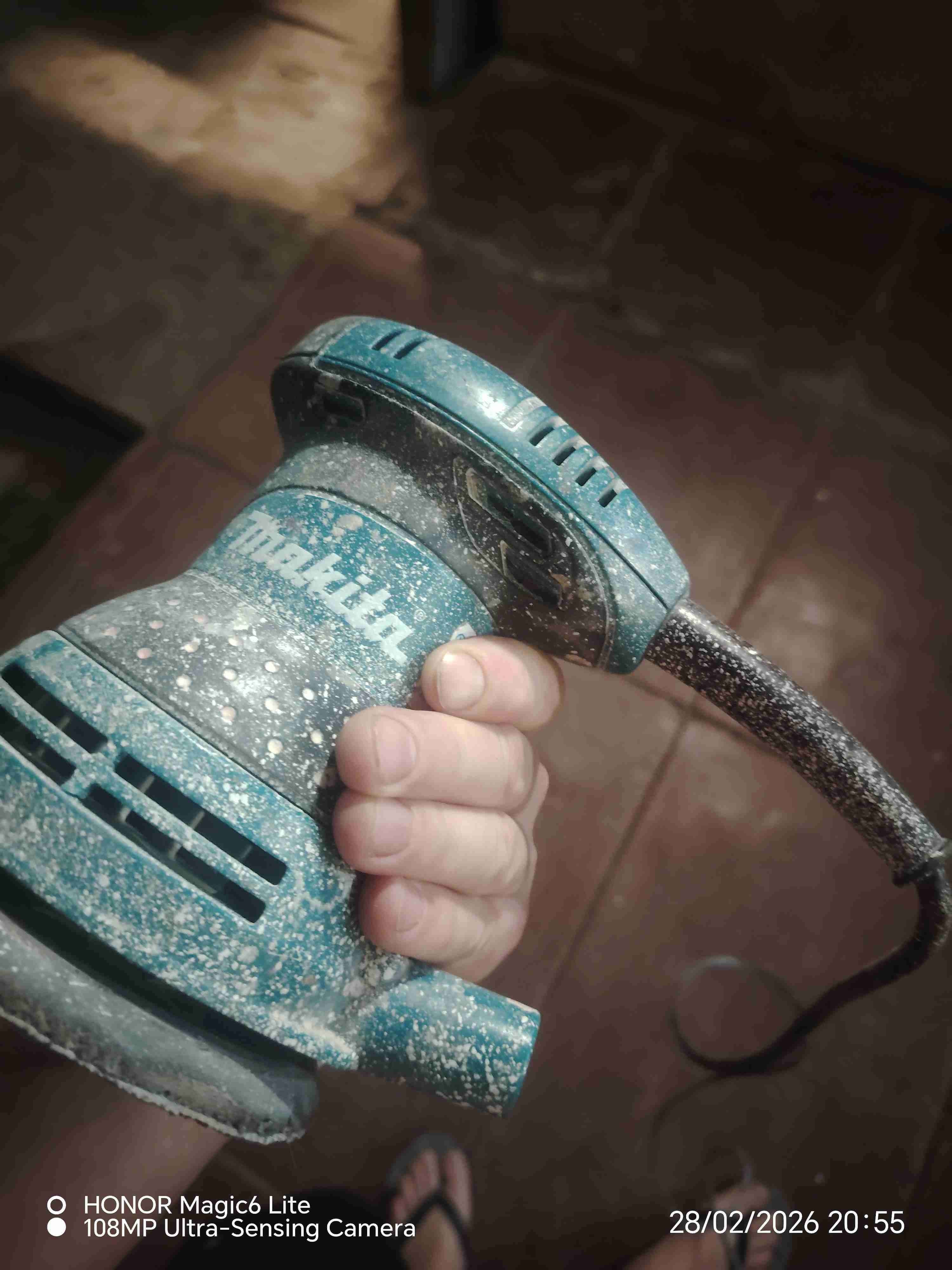 Lijadora orbital Makita usada - miniatura 4