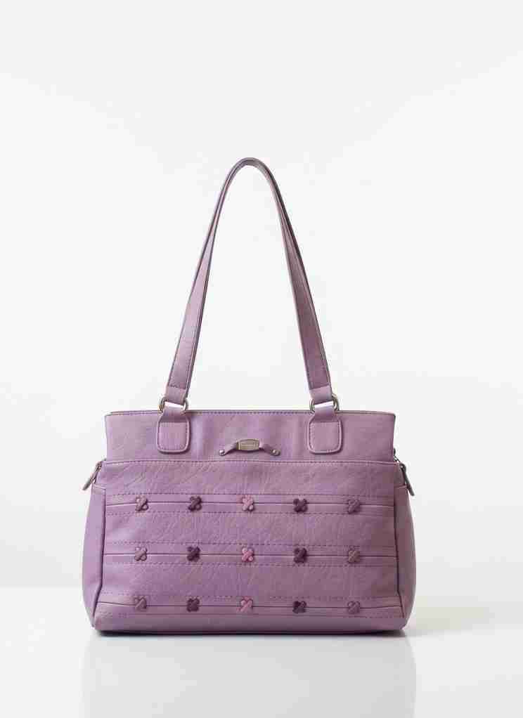 Cartera morada con detalles florales