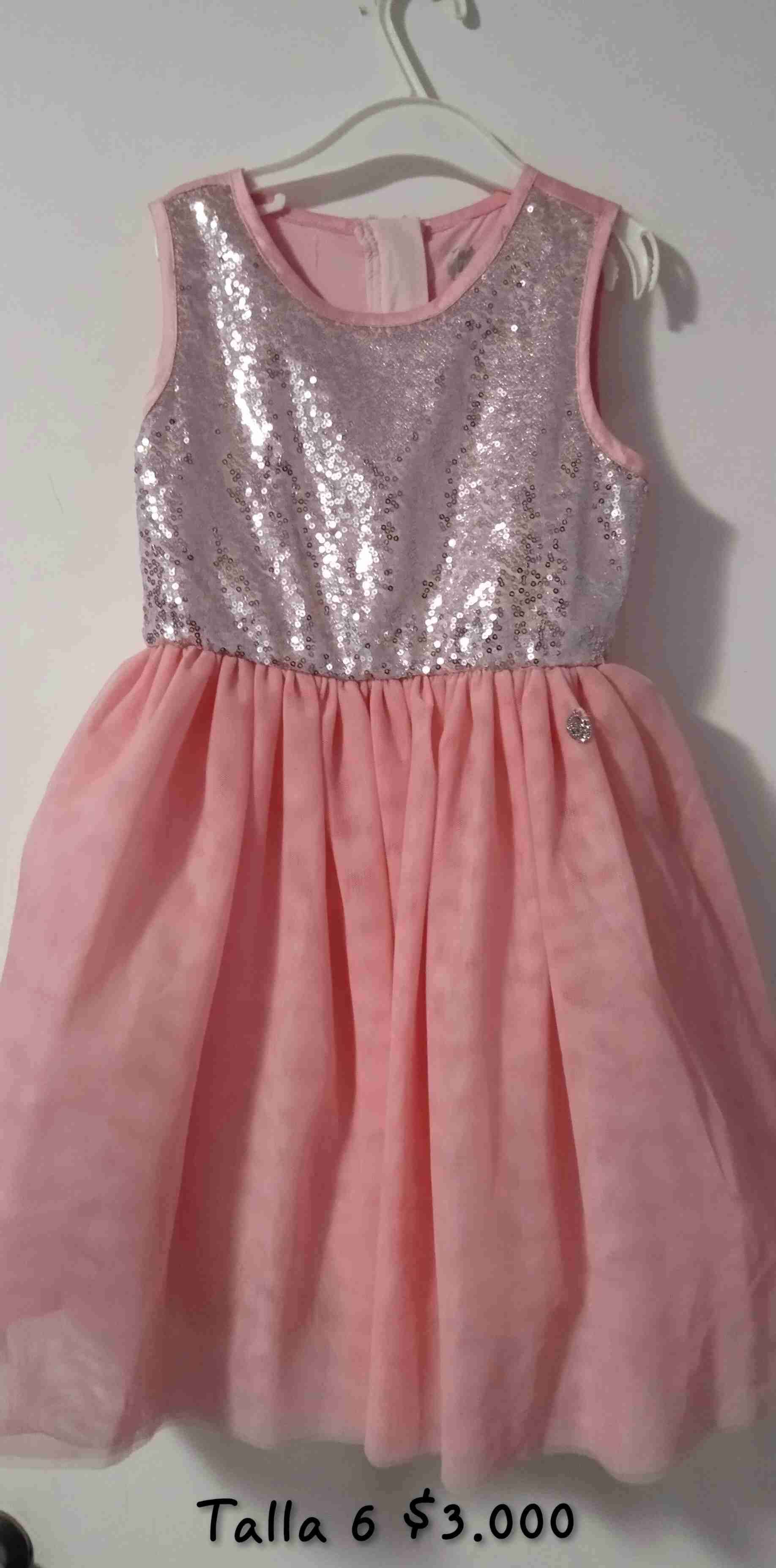 Vestido rosa de lentejuelas