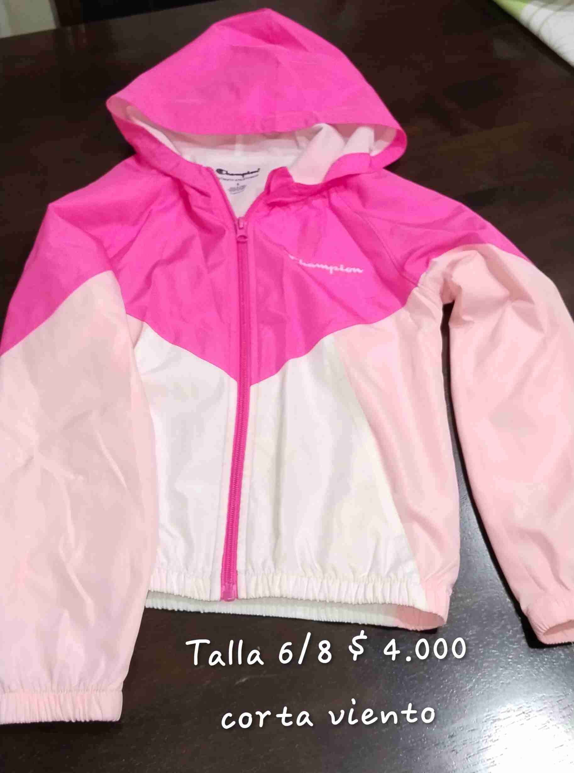 Cortaviento rosa para niña