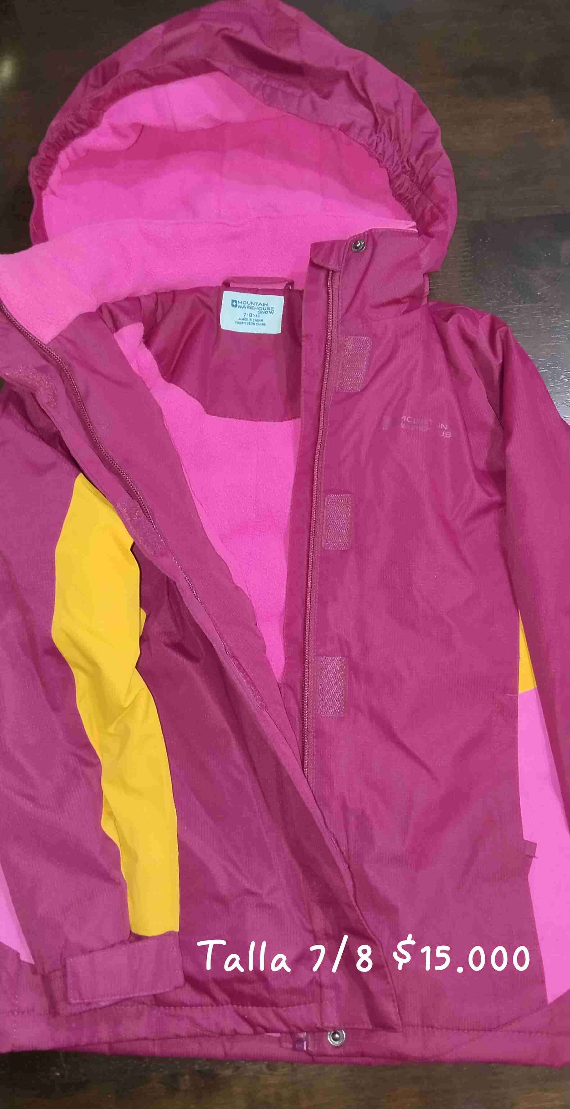 Chaqueta infantil impermeable fucsia
