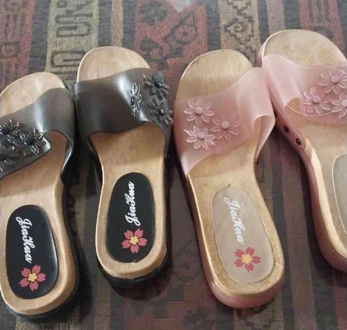 Sandalias de plataforma con flores