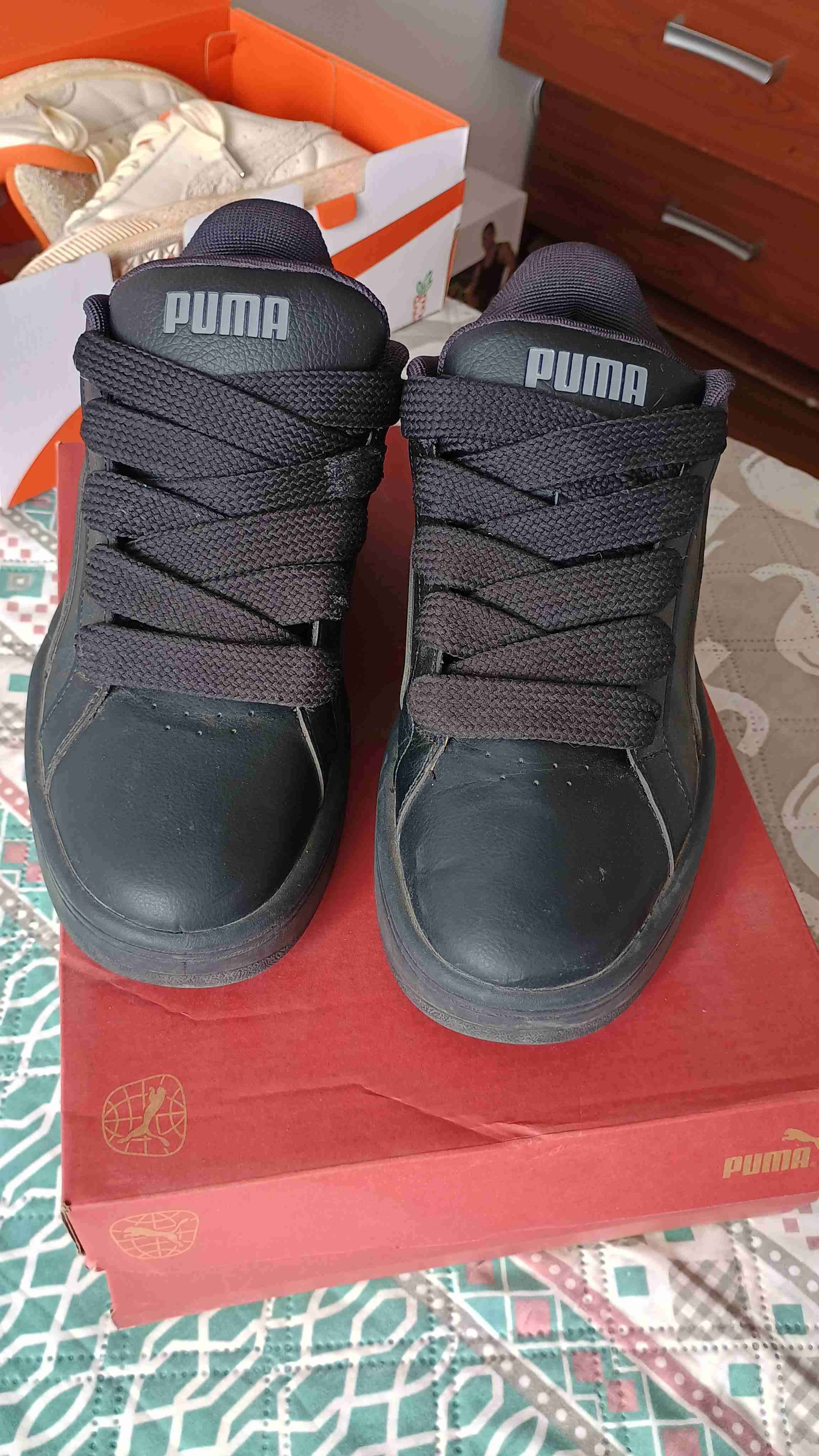 Zapatillas Puma negras usadas - miniatura 2