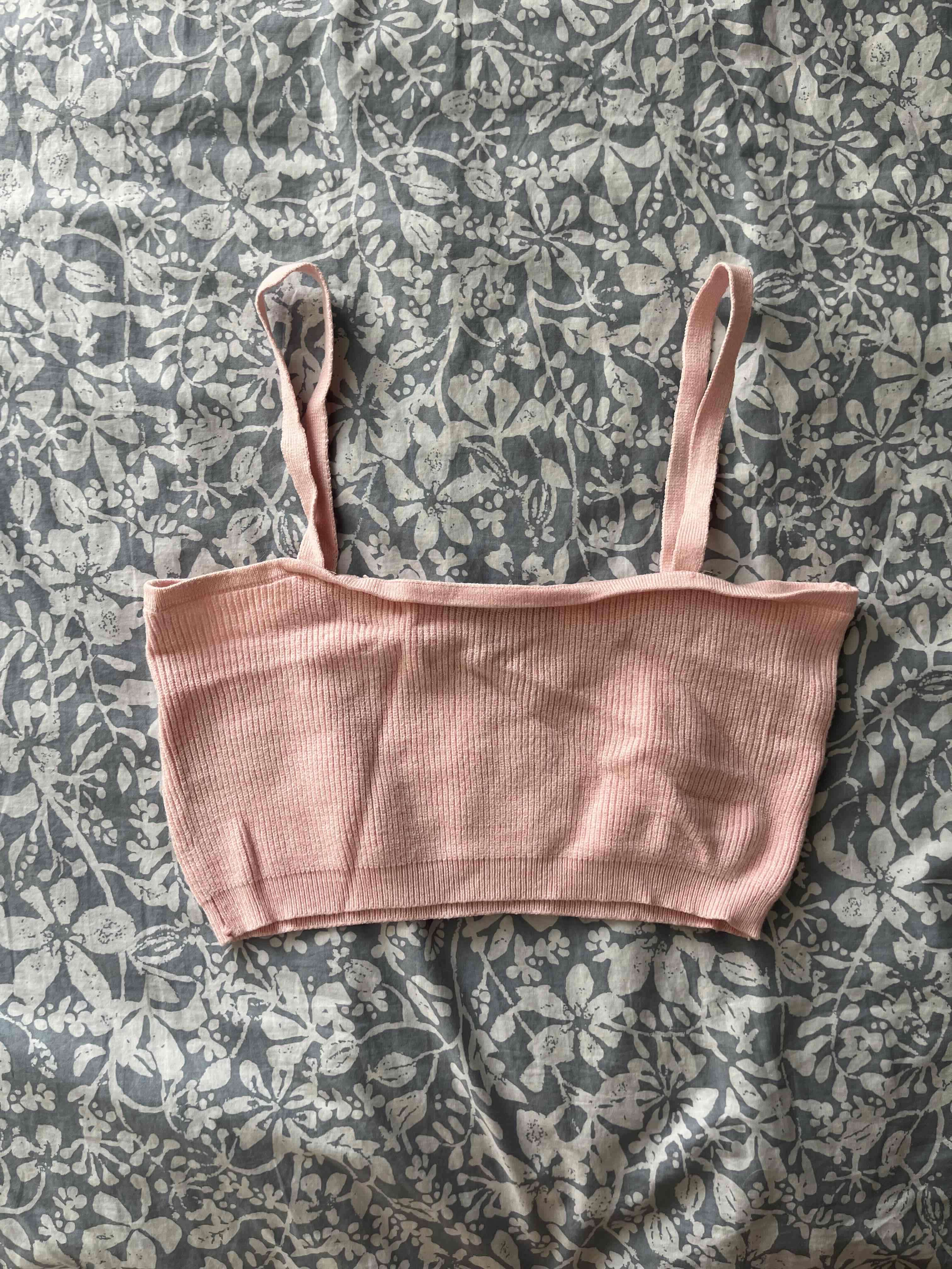 Top corto rosa sin mangas