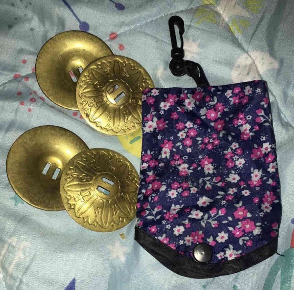 Crótalos de latón bronce con funda