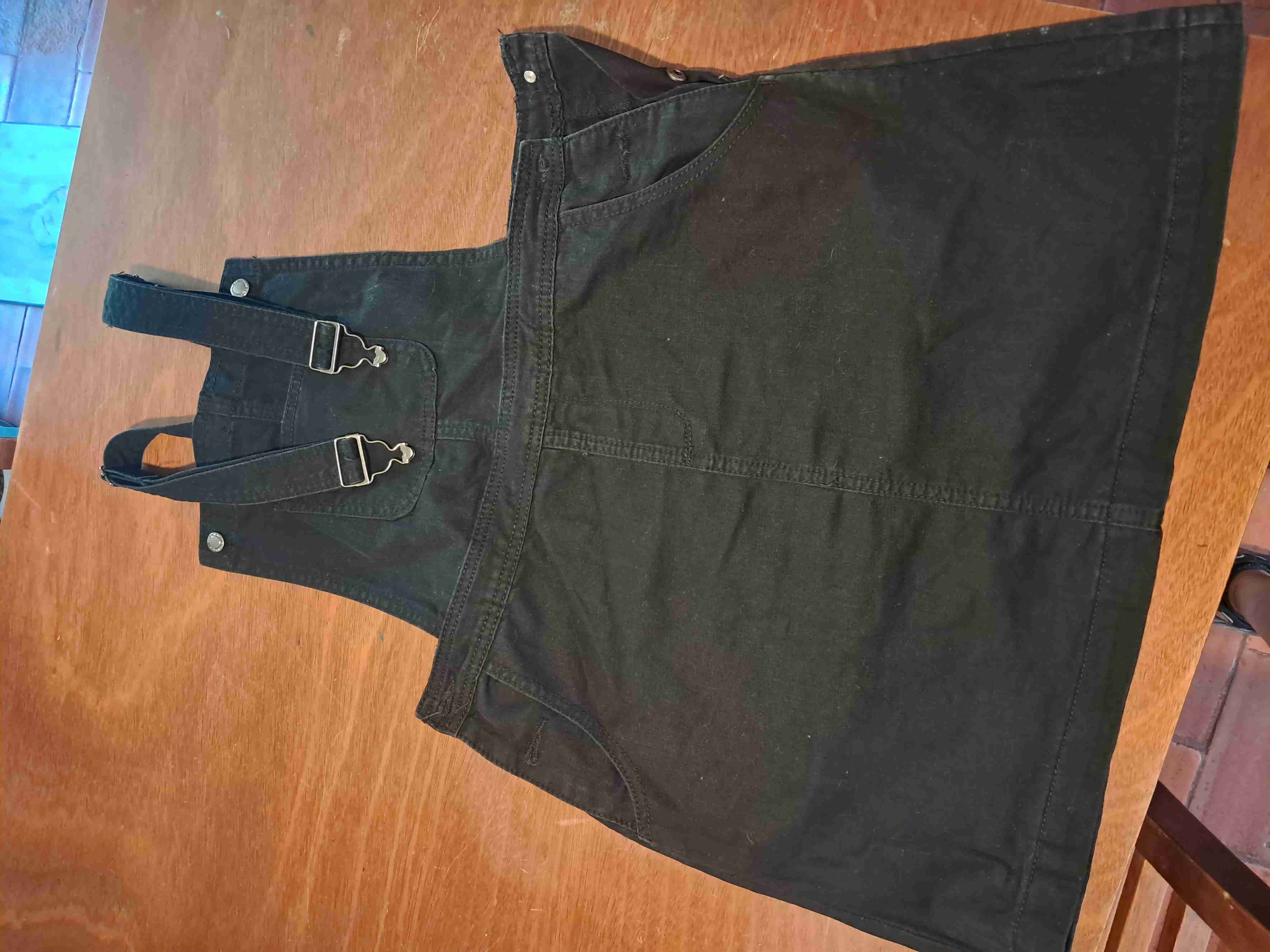 Jardinera negra casual