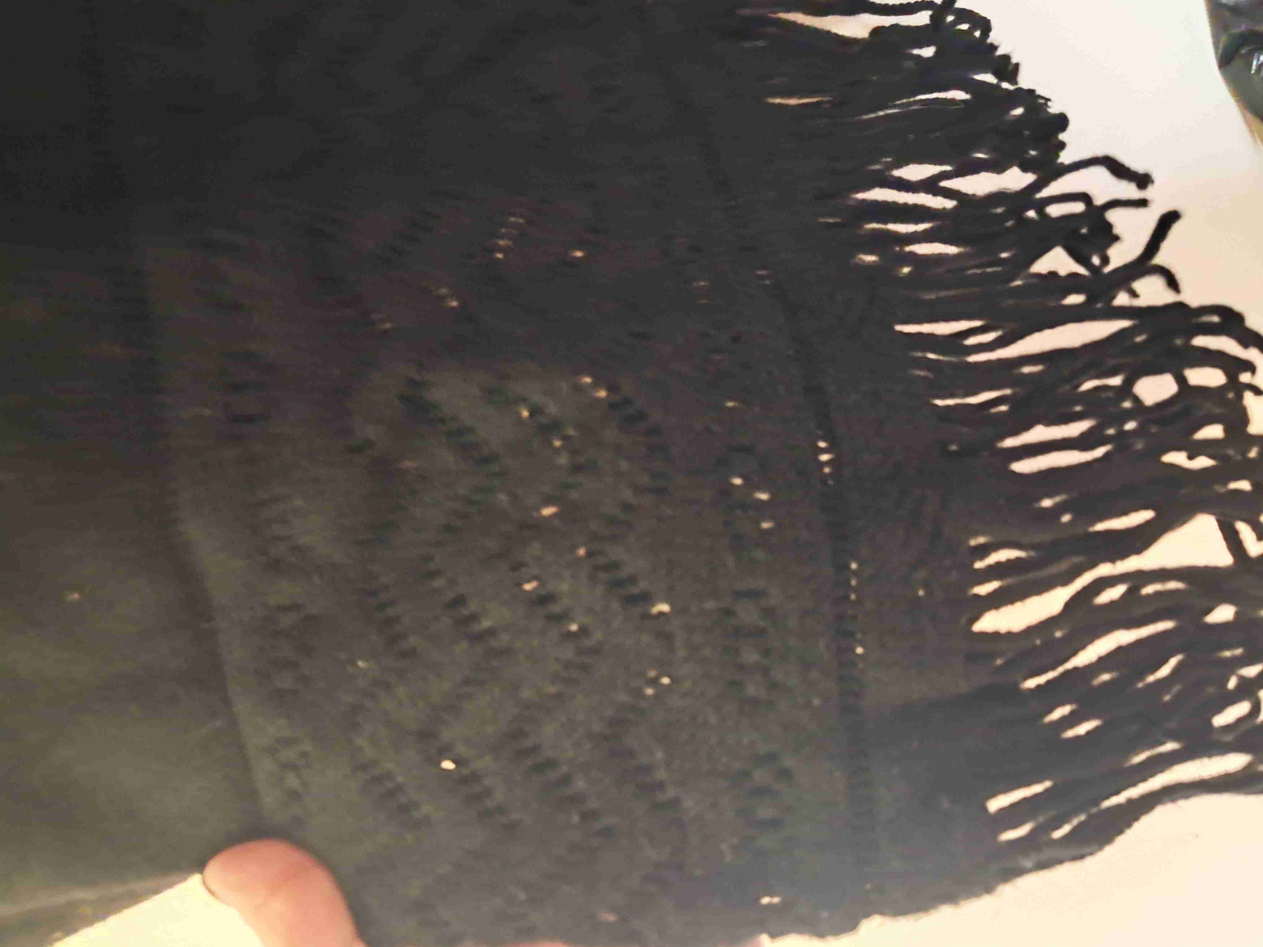 Suéter negro con flecos - miniatura 2