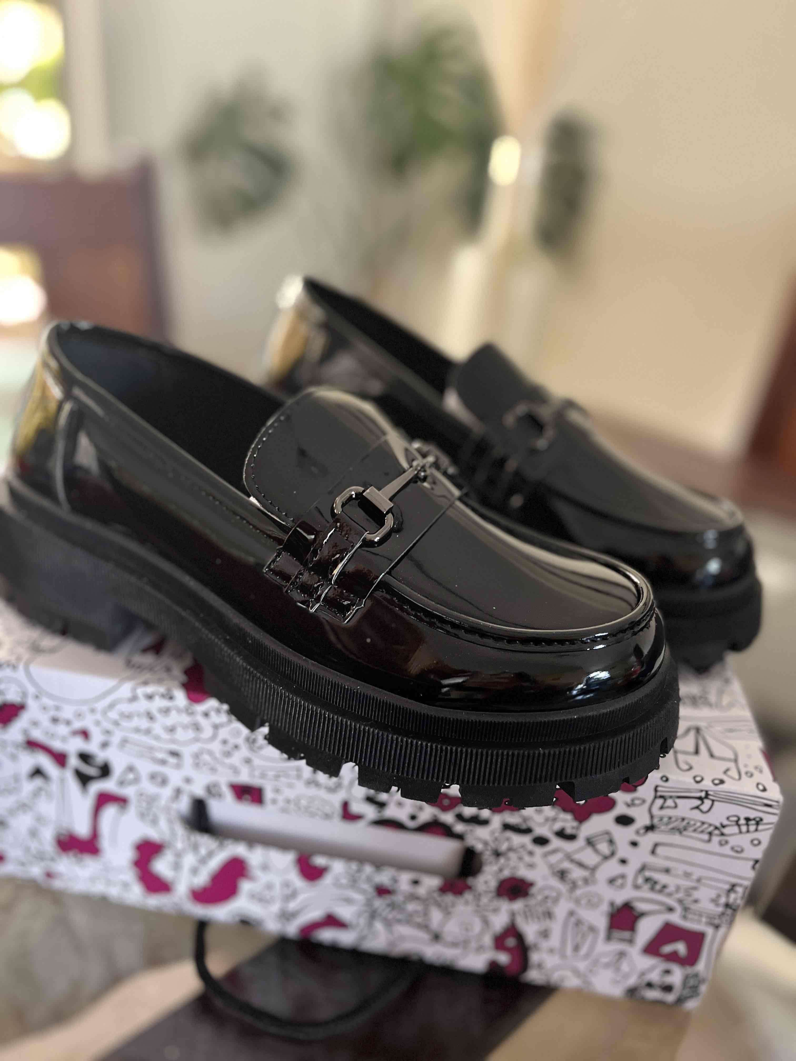 Zapatos de charol negros marca Gotta nuevos - miniatura 2