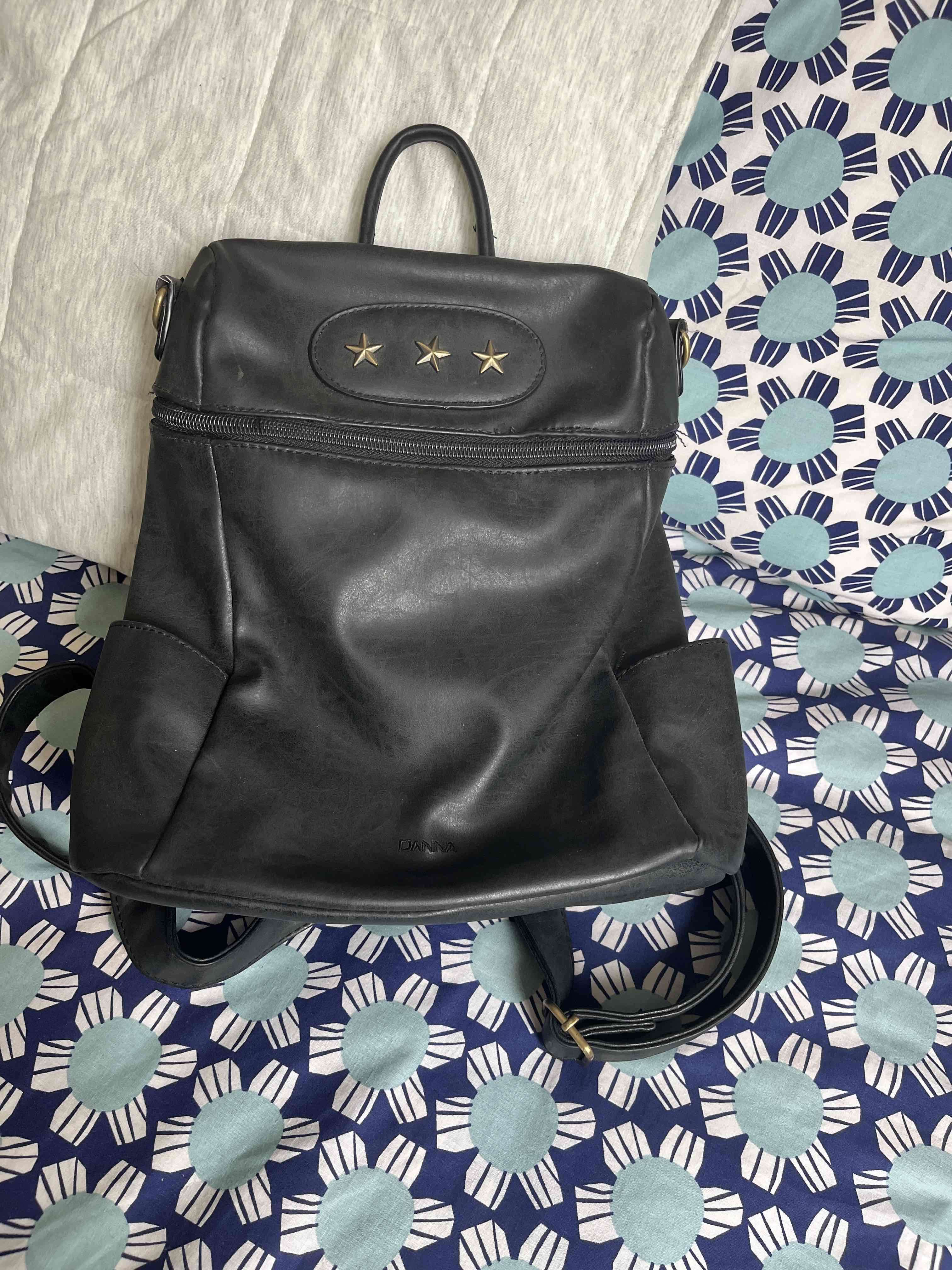 Mochila negra Marca Danna