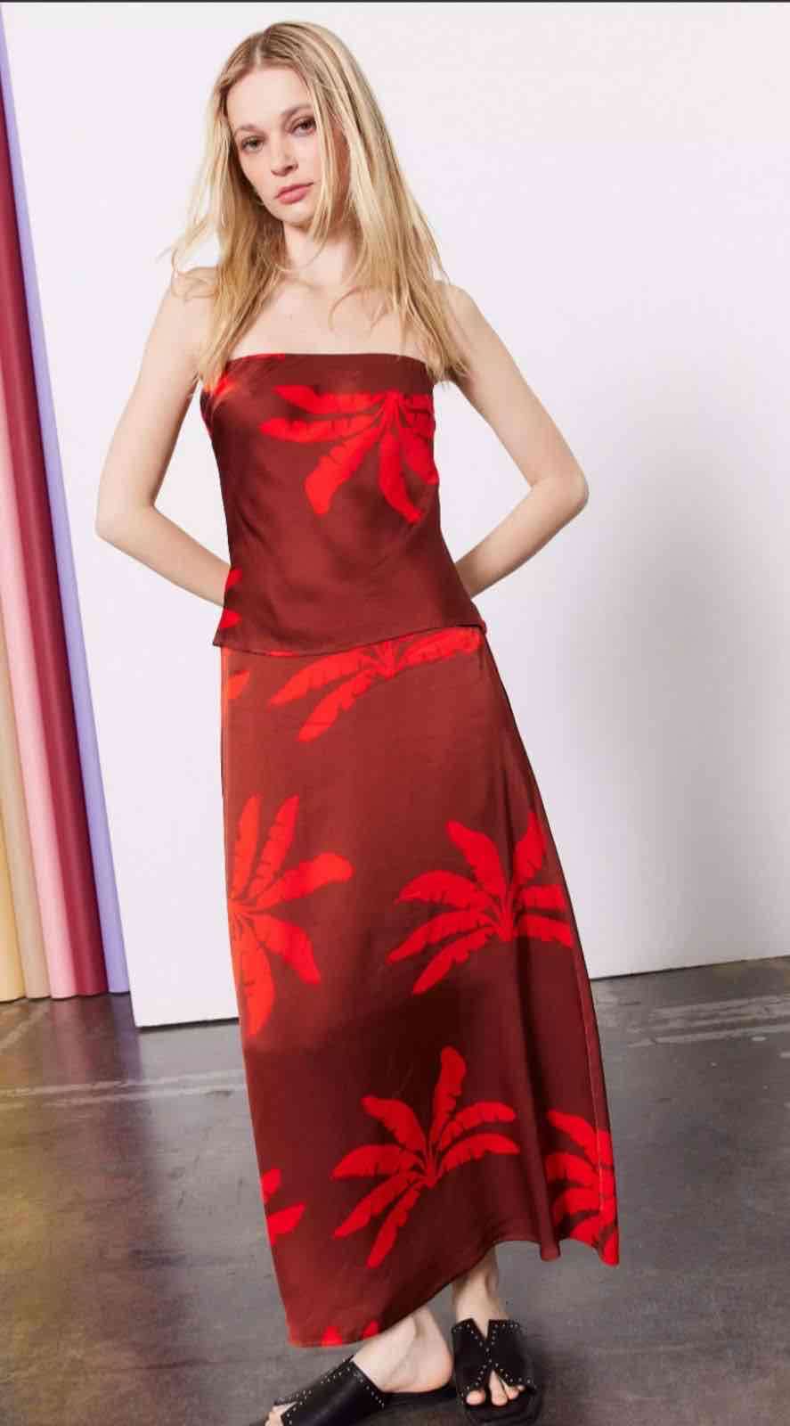 Vestido 2 piezas largo rojo estampado marca Foster