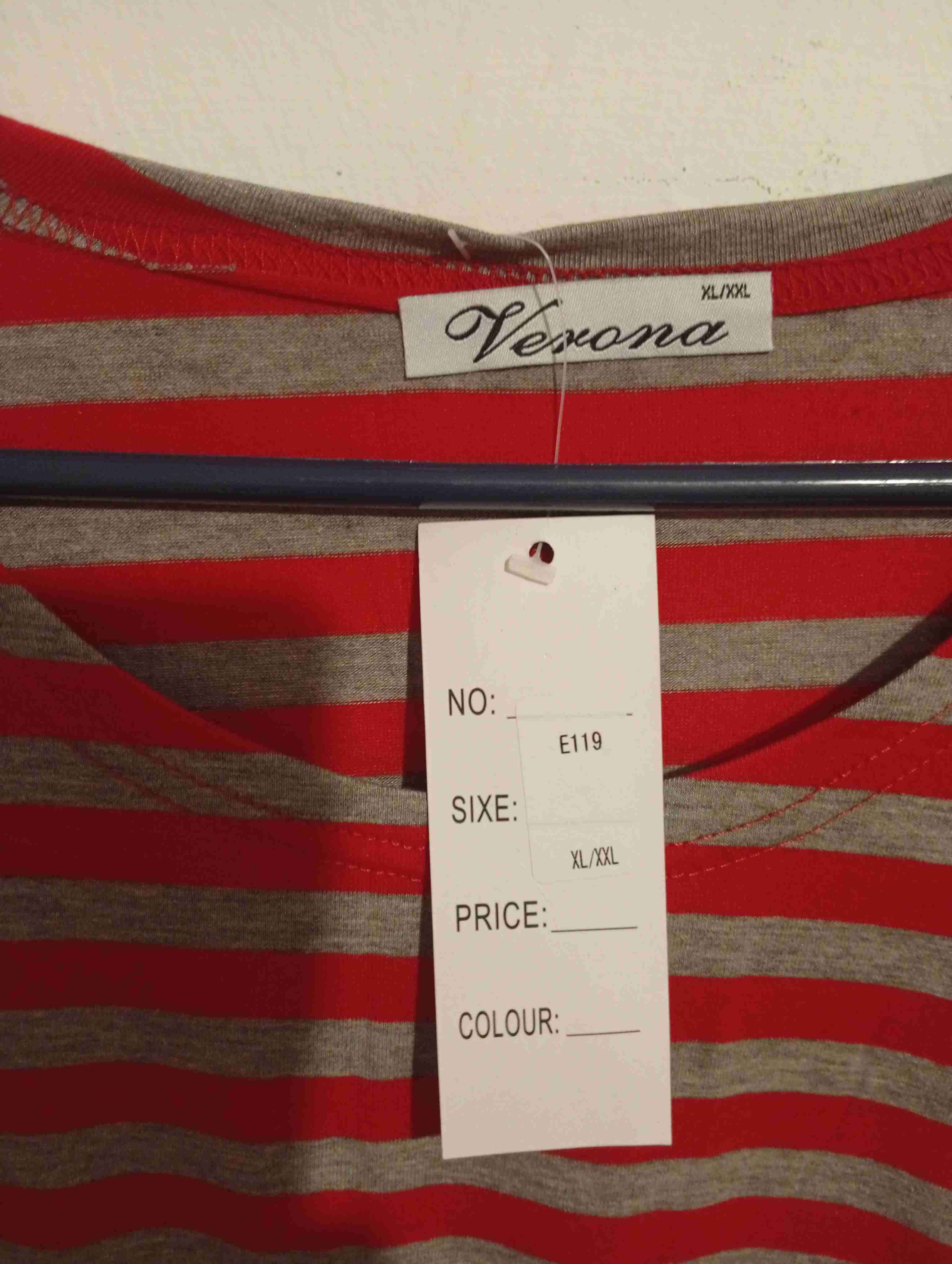 Vestido a rayas rojo y gris - miniatura 3