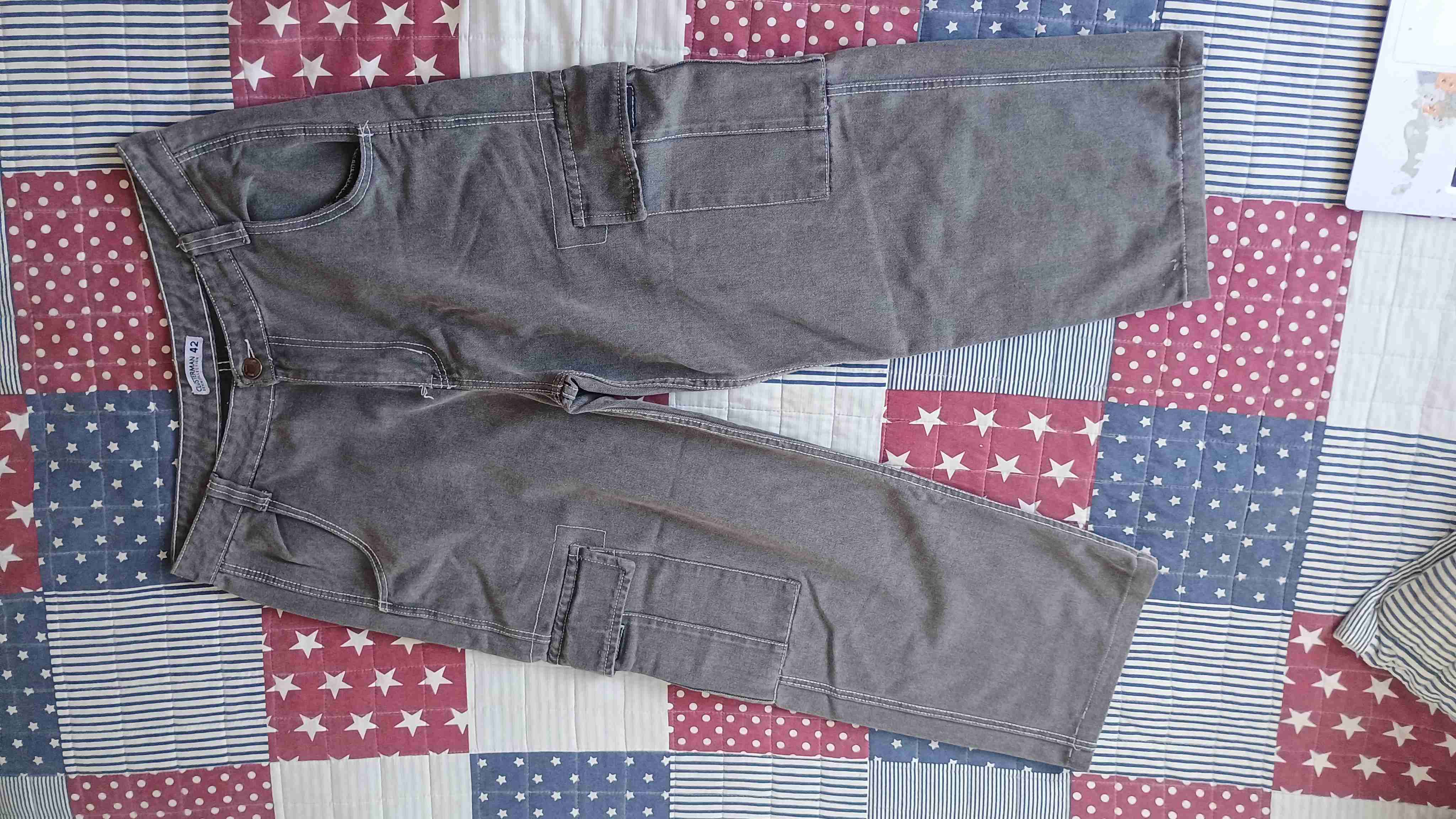 Pantalones cargo grises