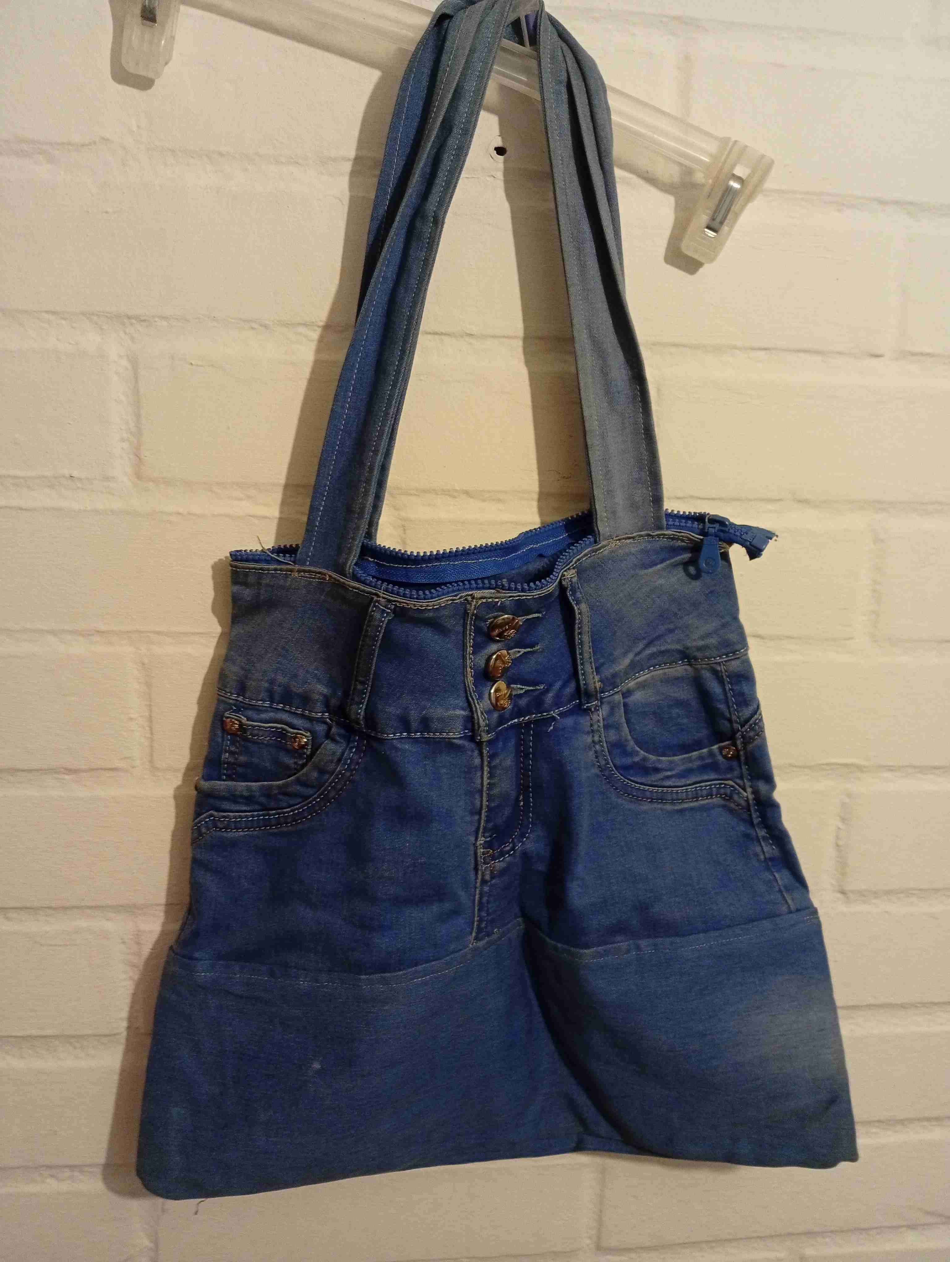 Bolso de mezclilla reciclada