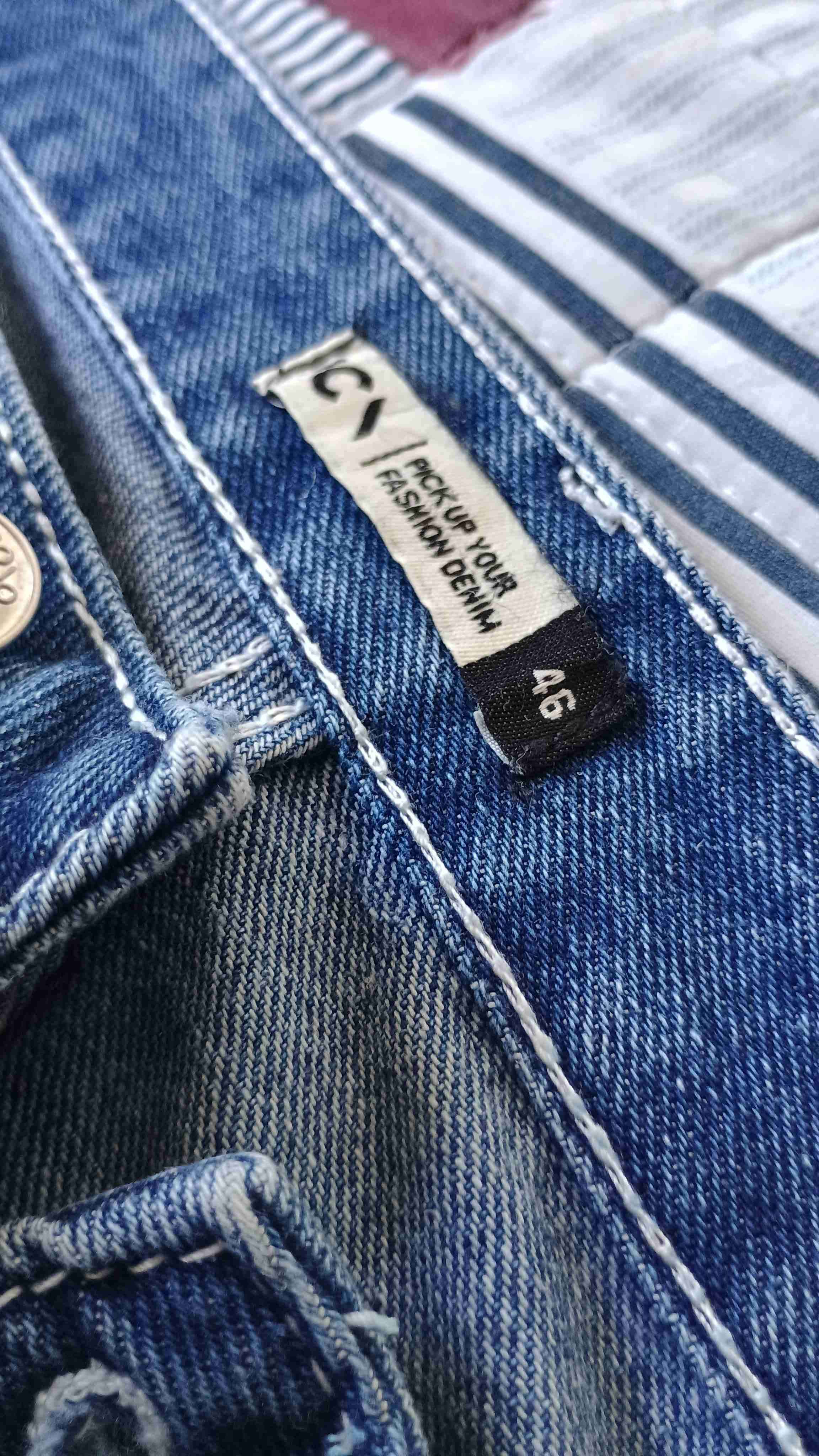 Pantalones de mezclilla azul de mujer - miniatura 5