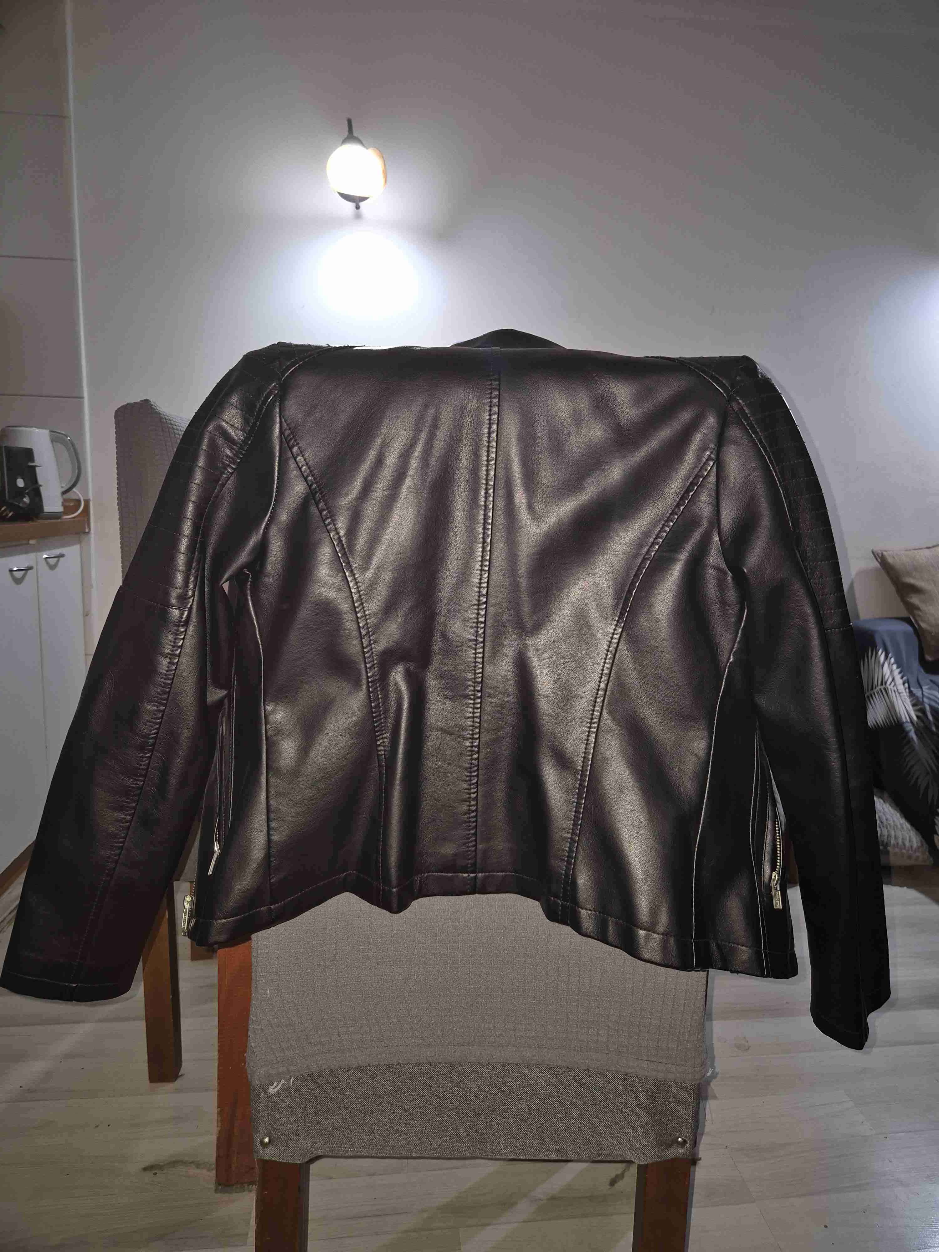 Chaqueta de cuero negra