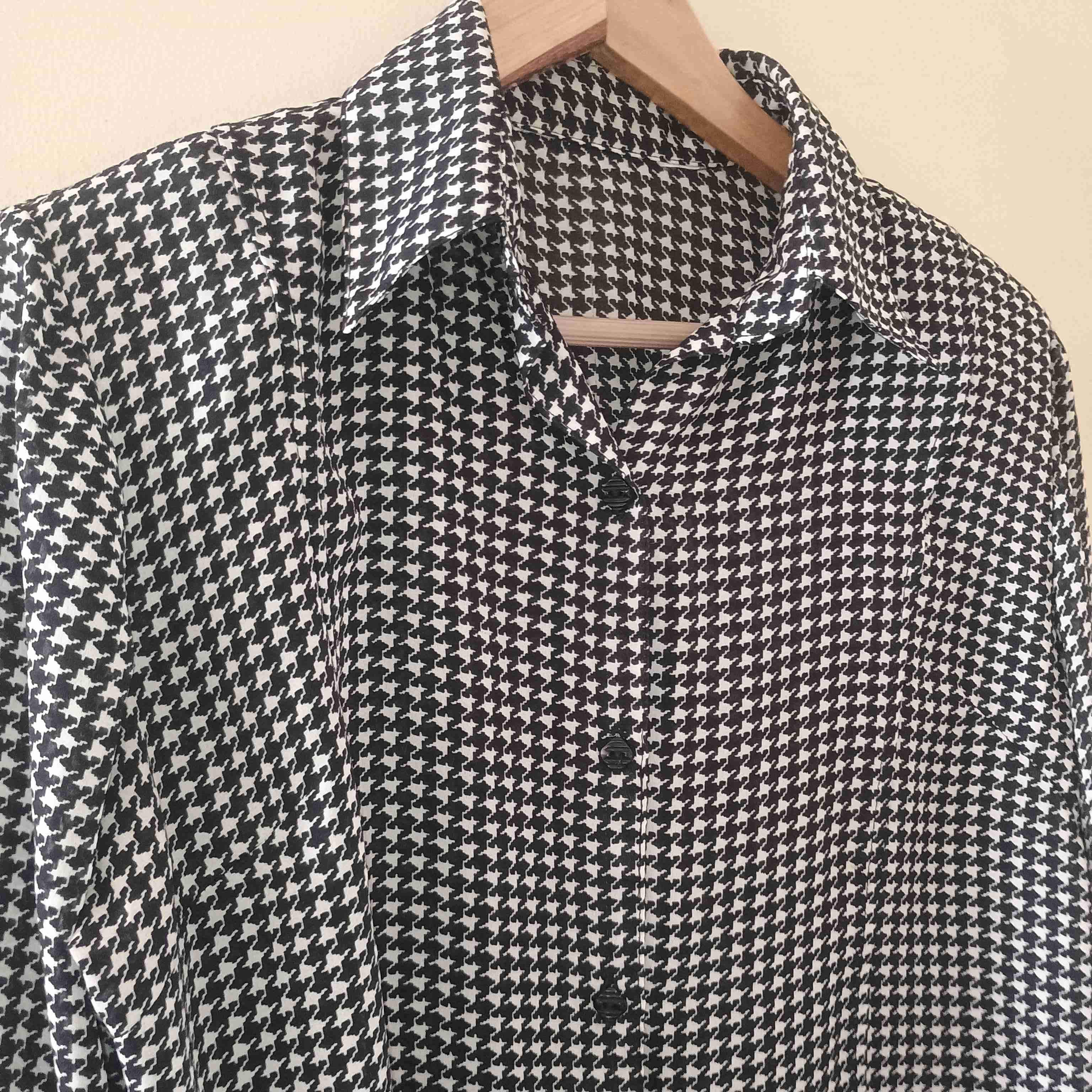 Camisa estampada blanco y negro - miniatura 2