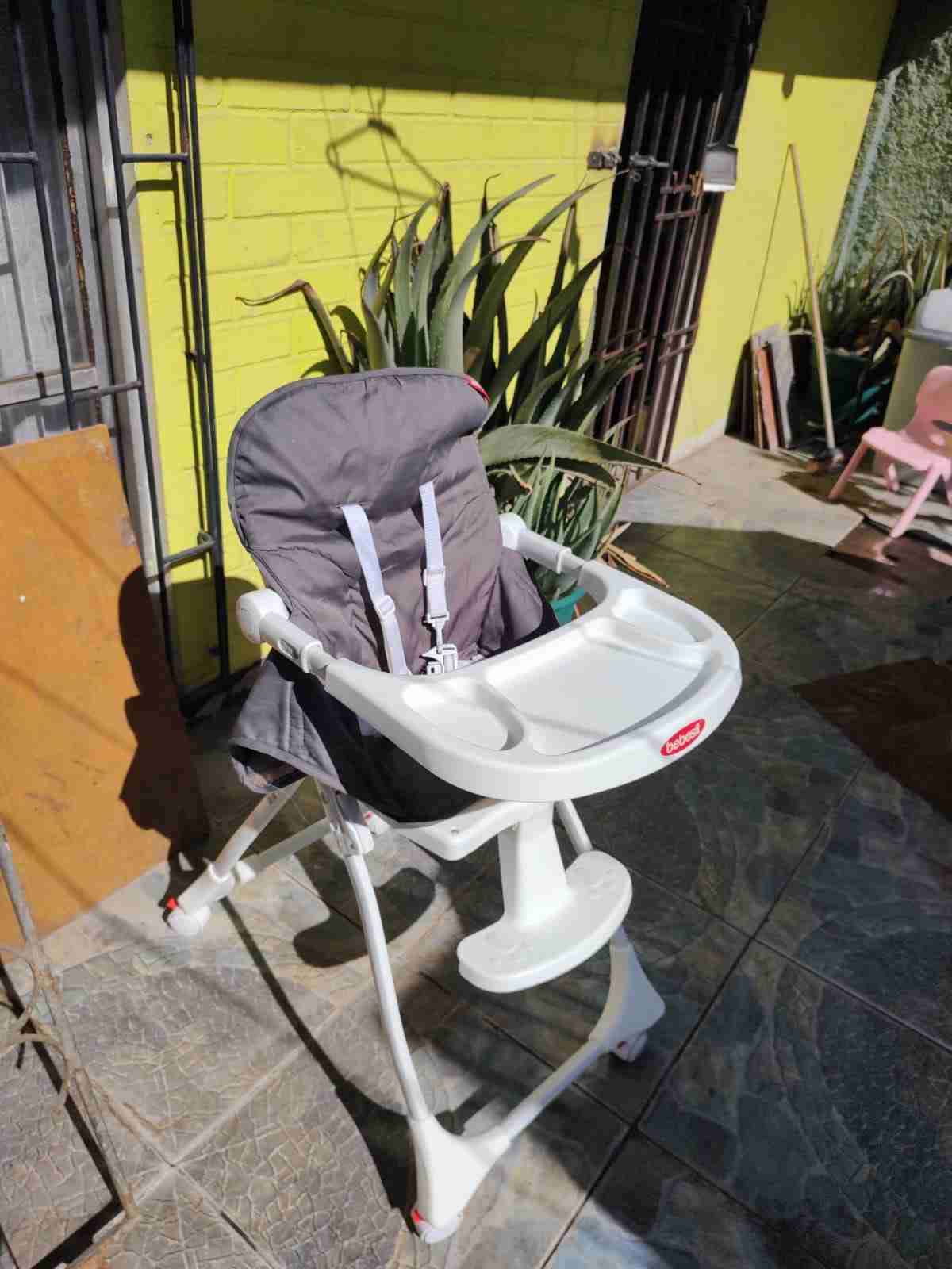 Silla de comer para bebé gris