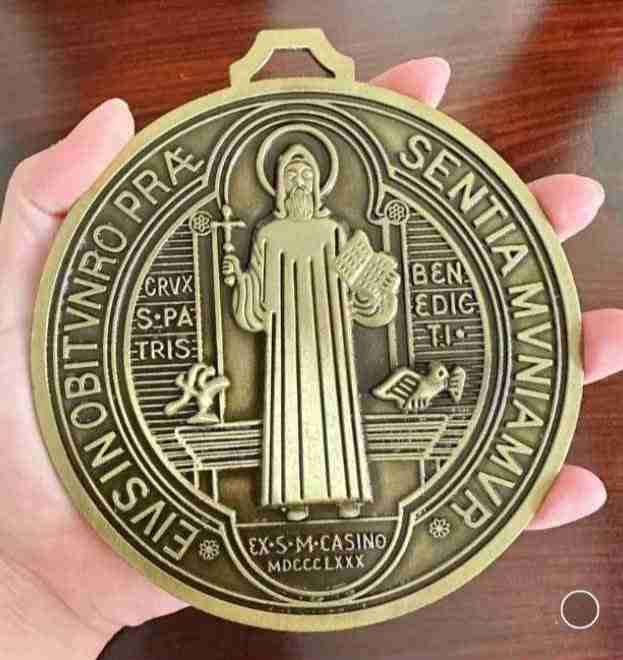 Medalla de San Benito grande