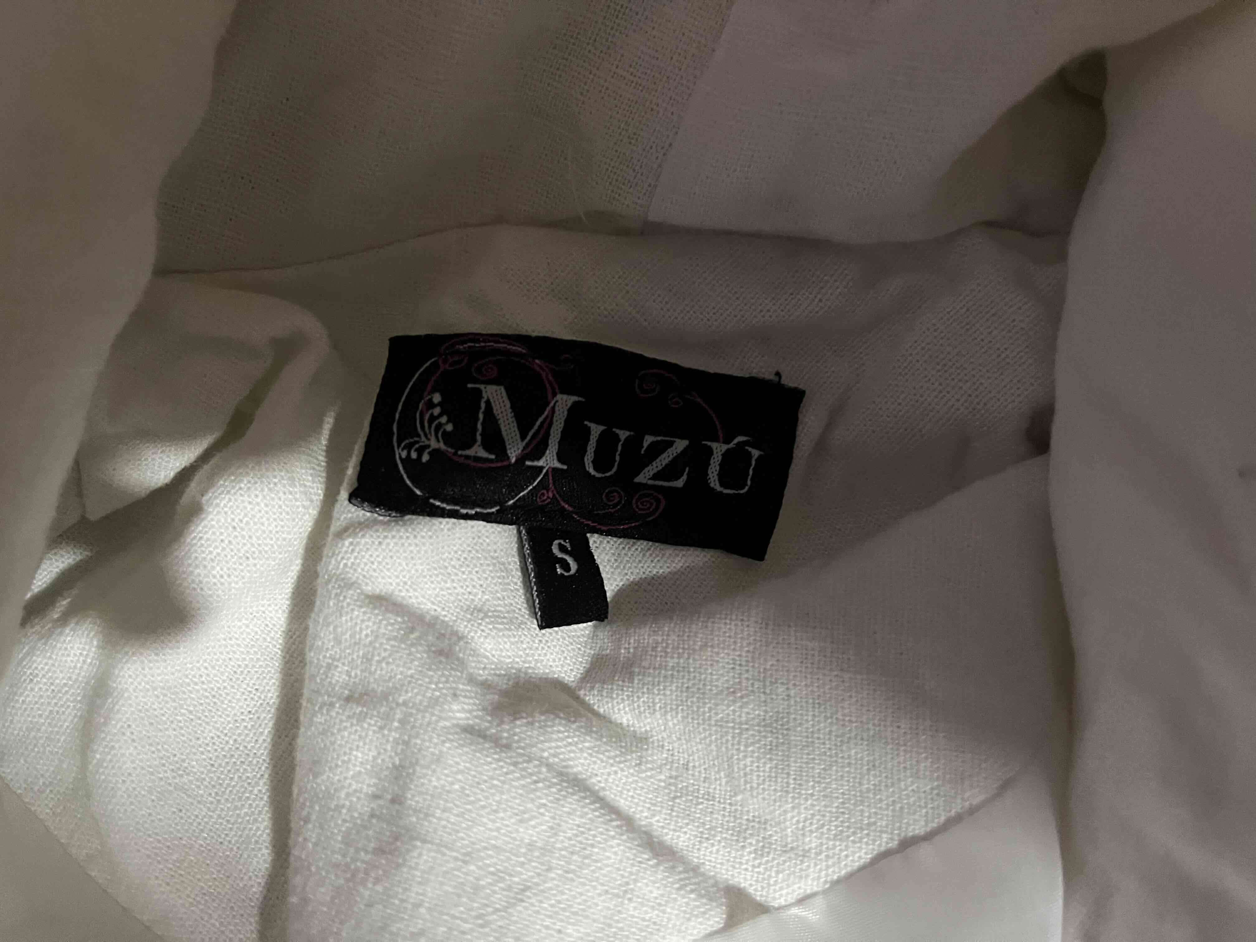 Blazer blanco con cuello fruncido - miniatura 2