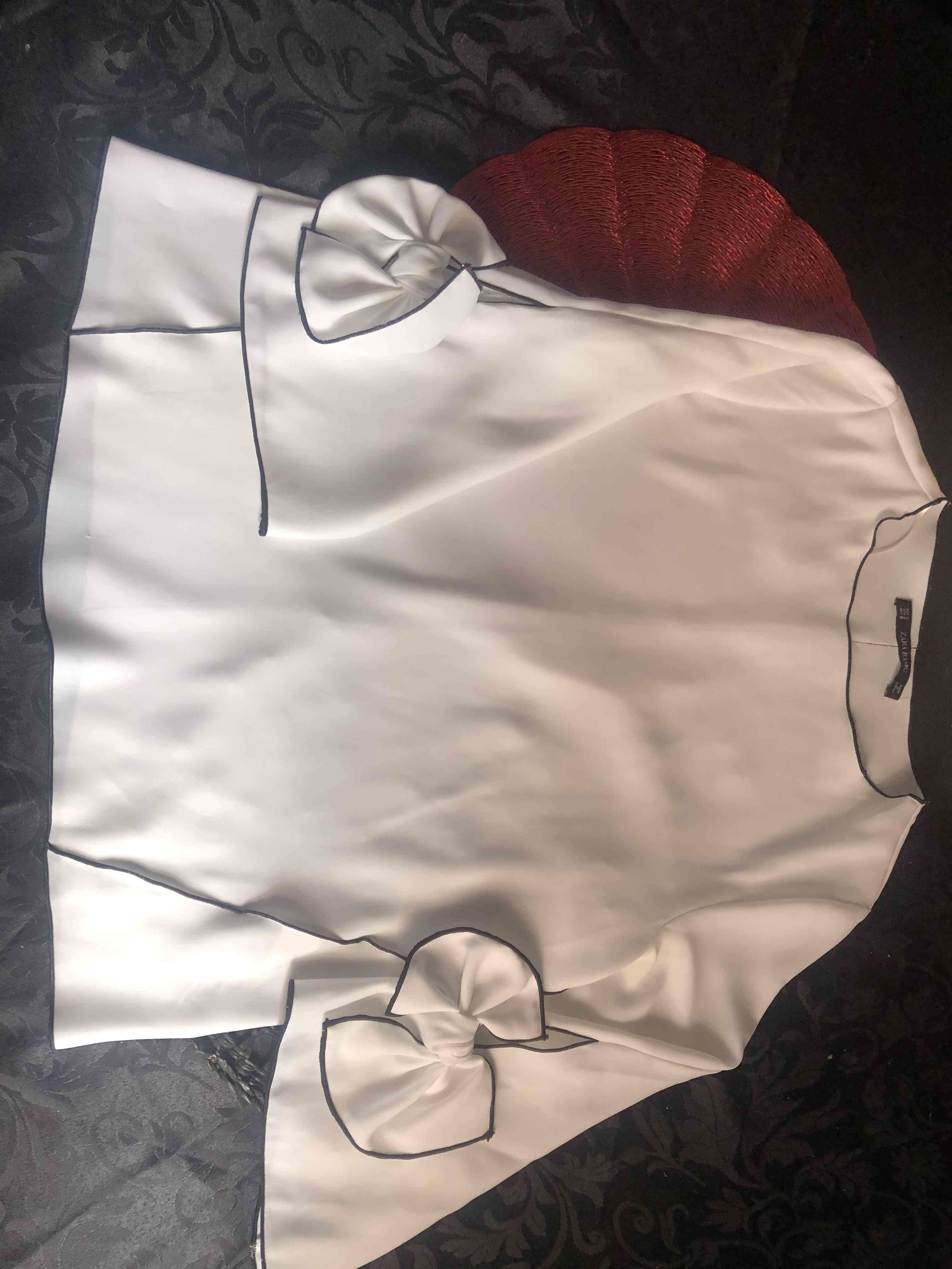 Blusa blanca Zara con detalles - miniatura 3