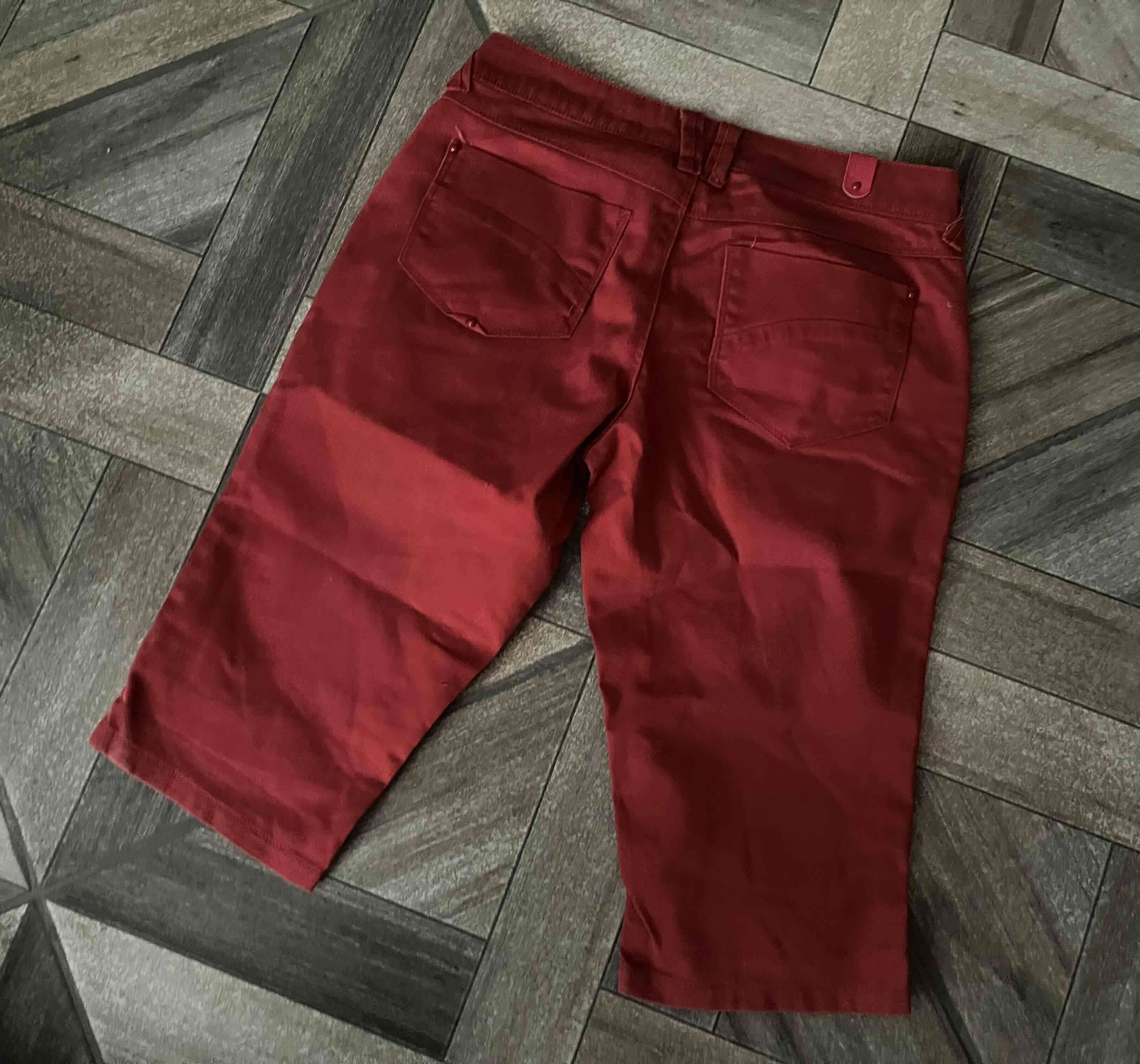 Bermudas rojas casuales - miniatura 2