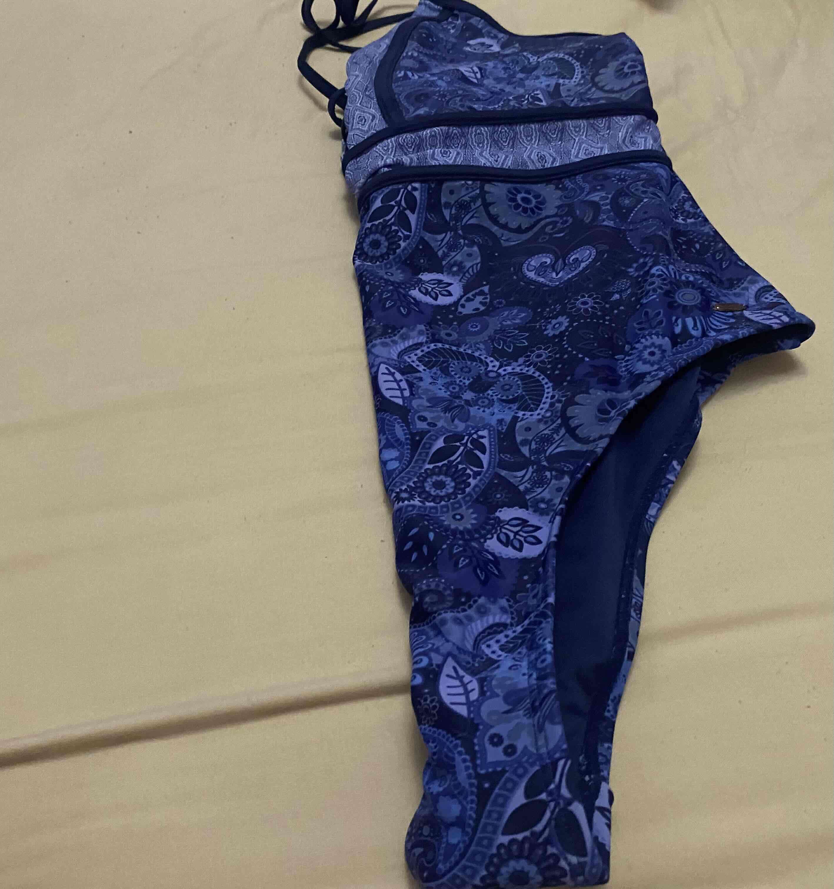 Top bikini azul con estampado - miniatura 3