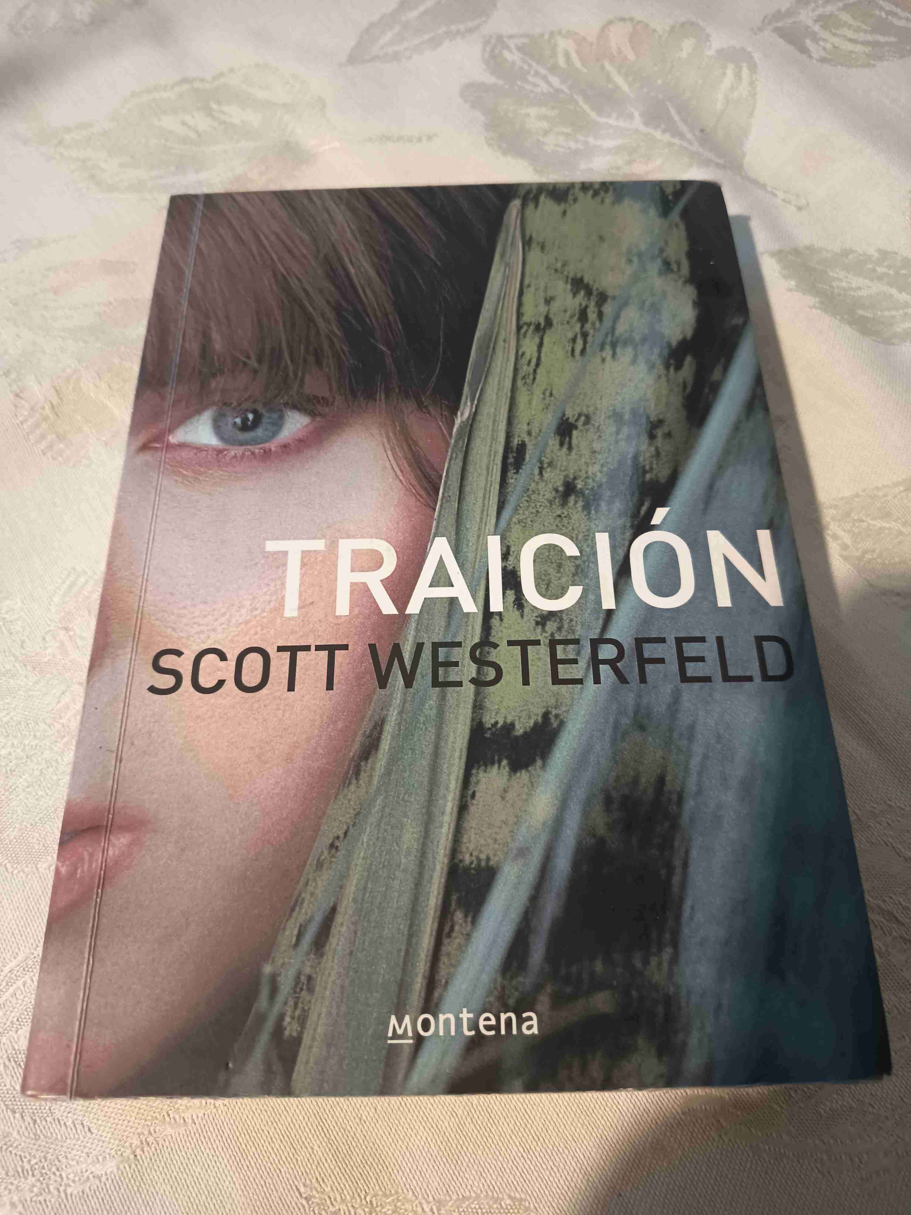 Libro 'Traición' de Scott Westerfeld