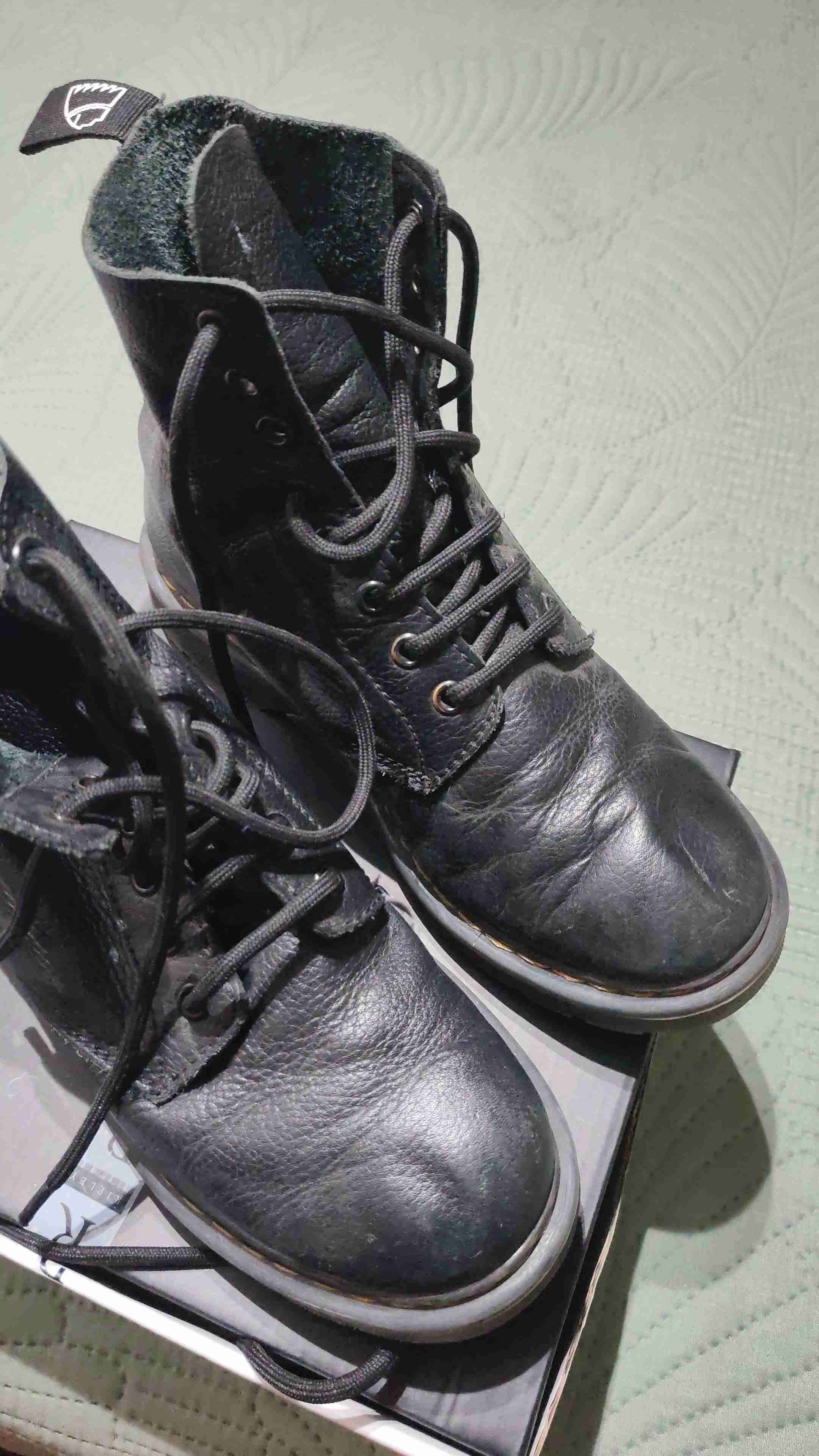 Botas negras de cuero