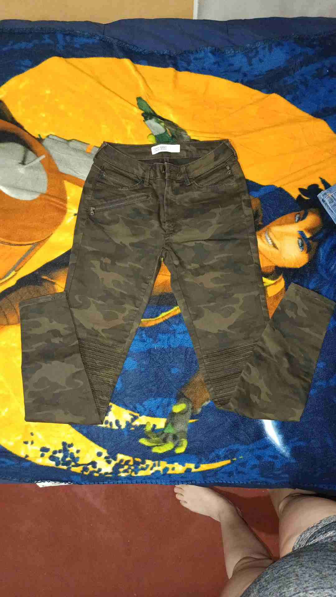 Pantalones camuflados para mujer