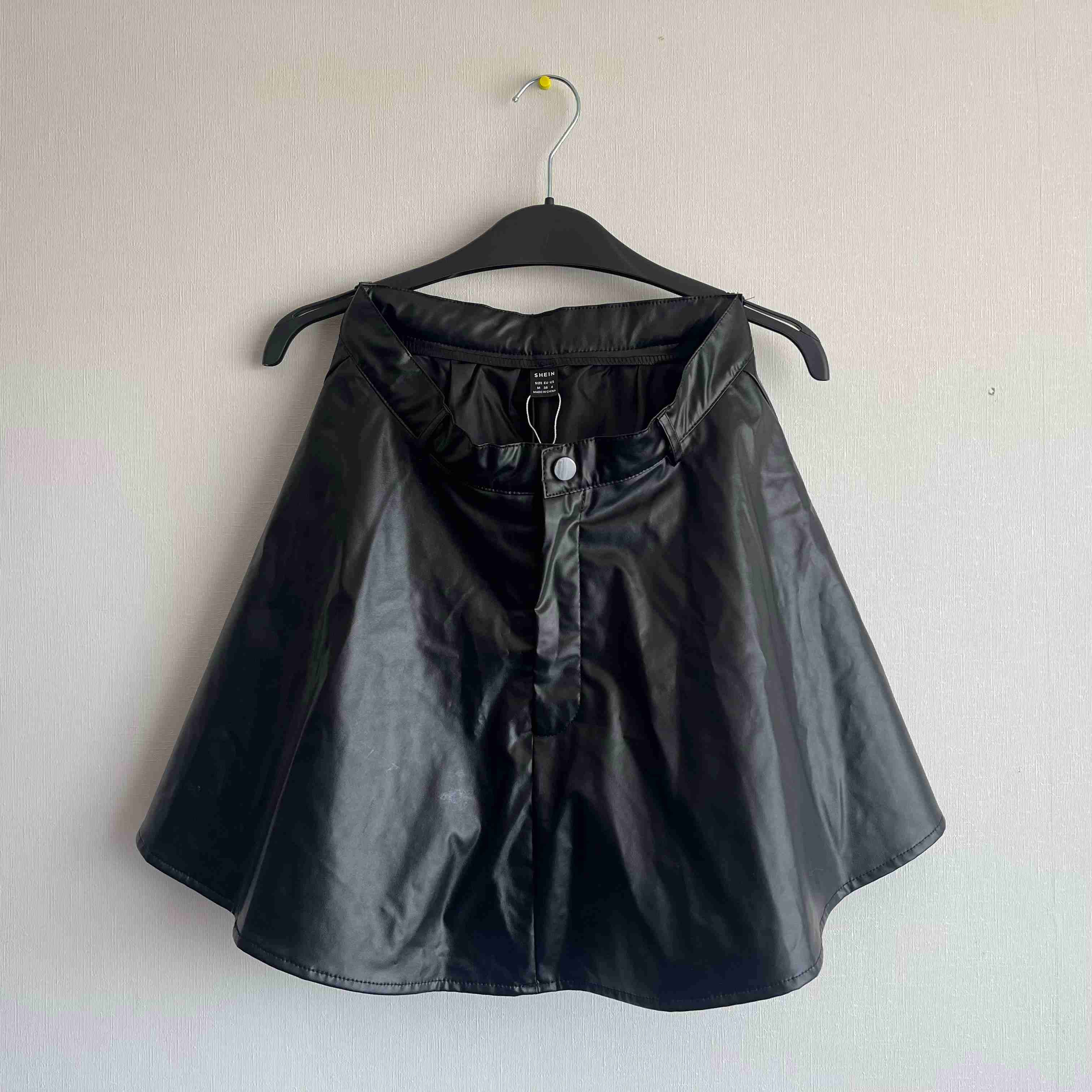 Falda Negra SheIn M