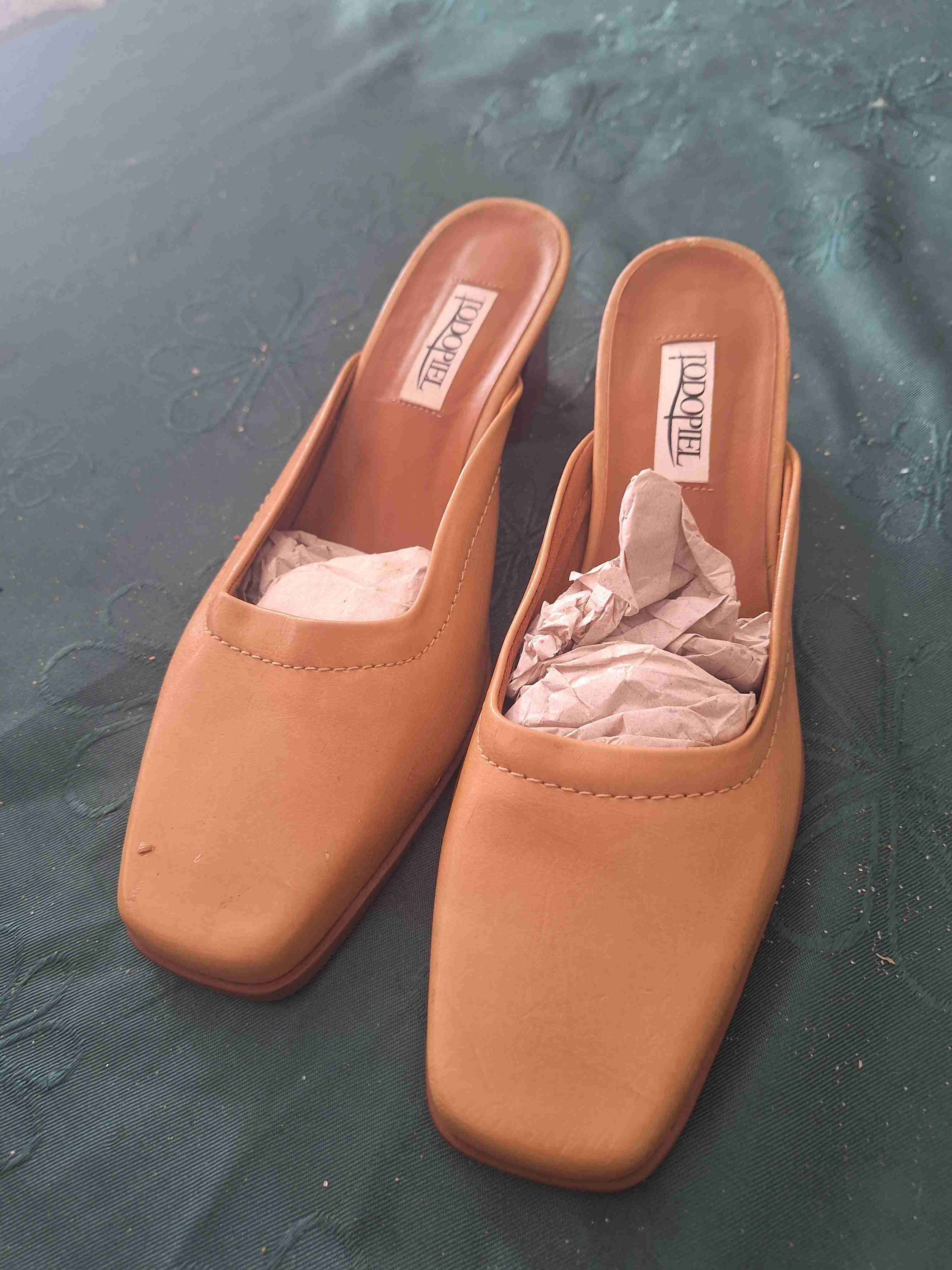 Zapatos mule color beige