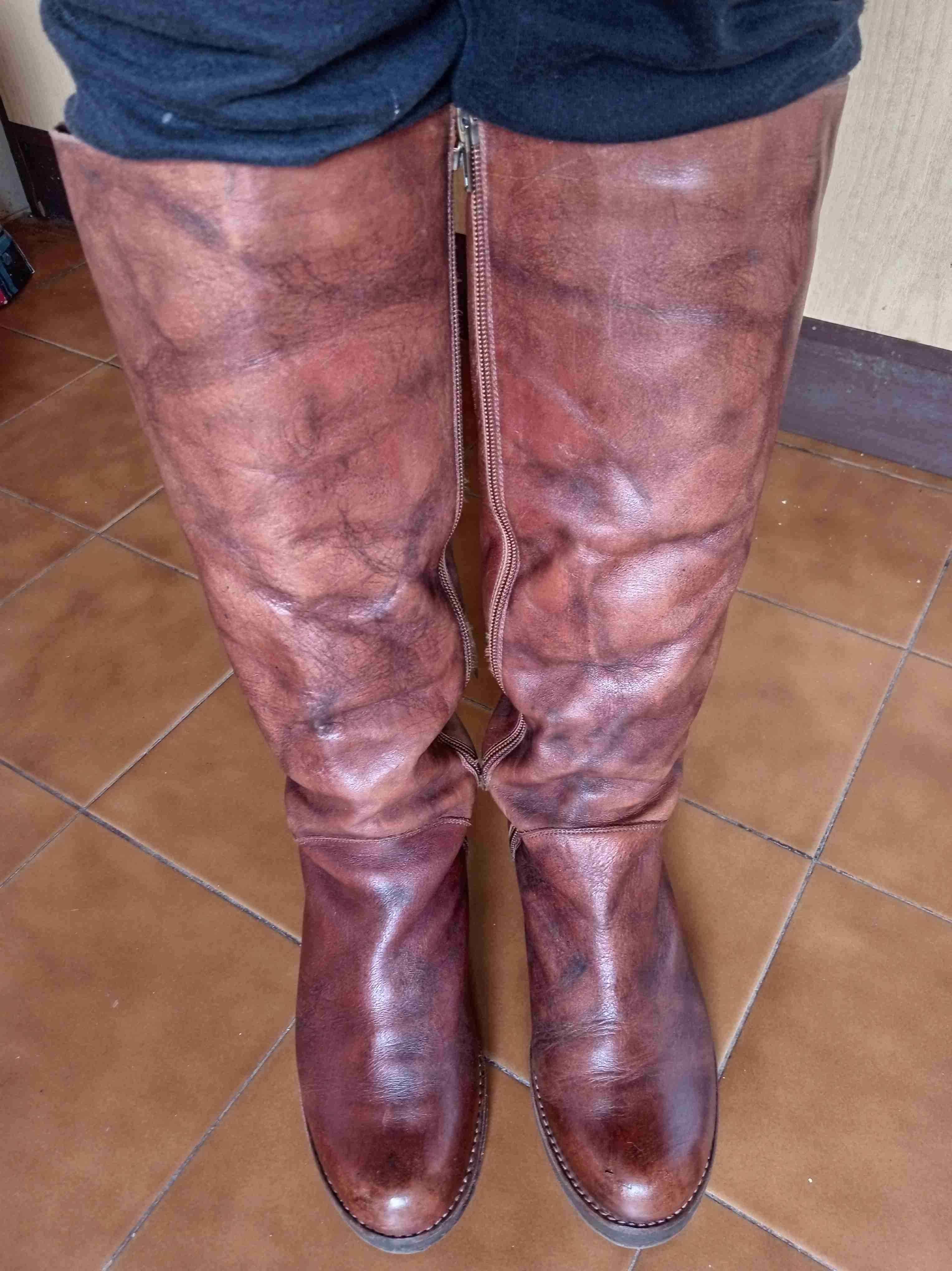 Botas largas de cuero marrón