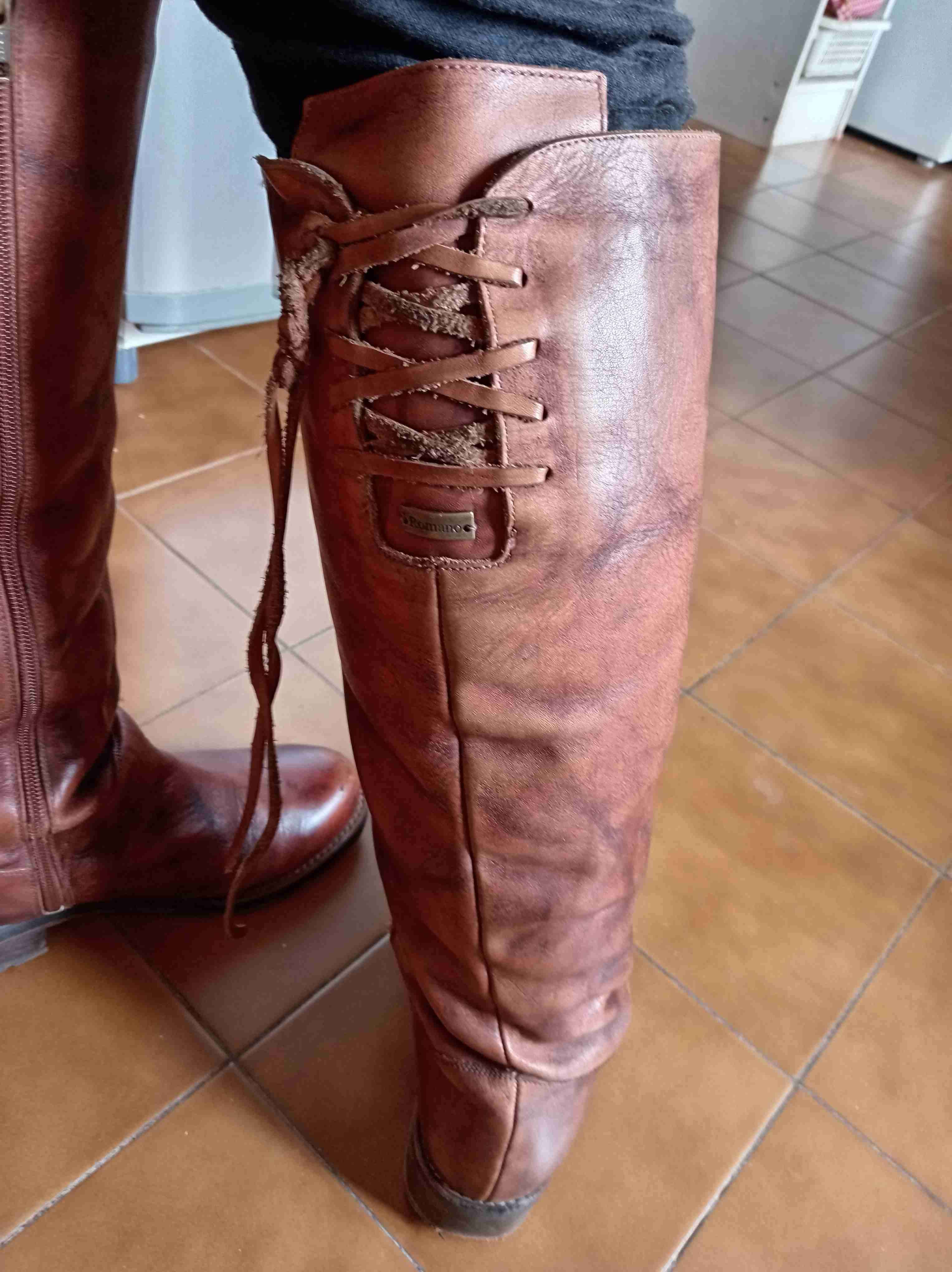 Botas largas de cuero marrón - miniatura 3