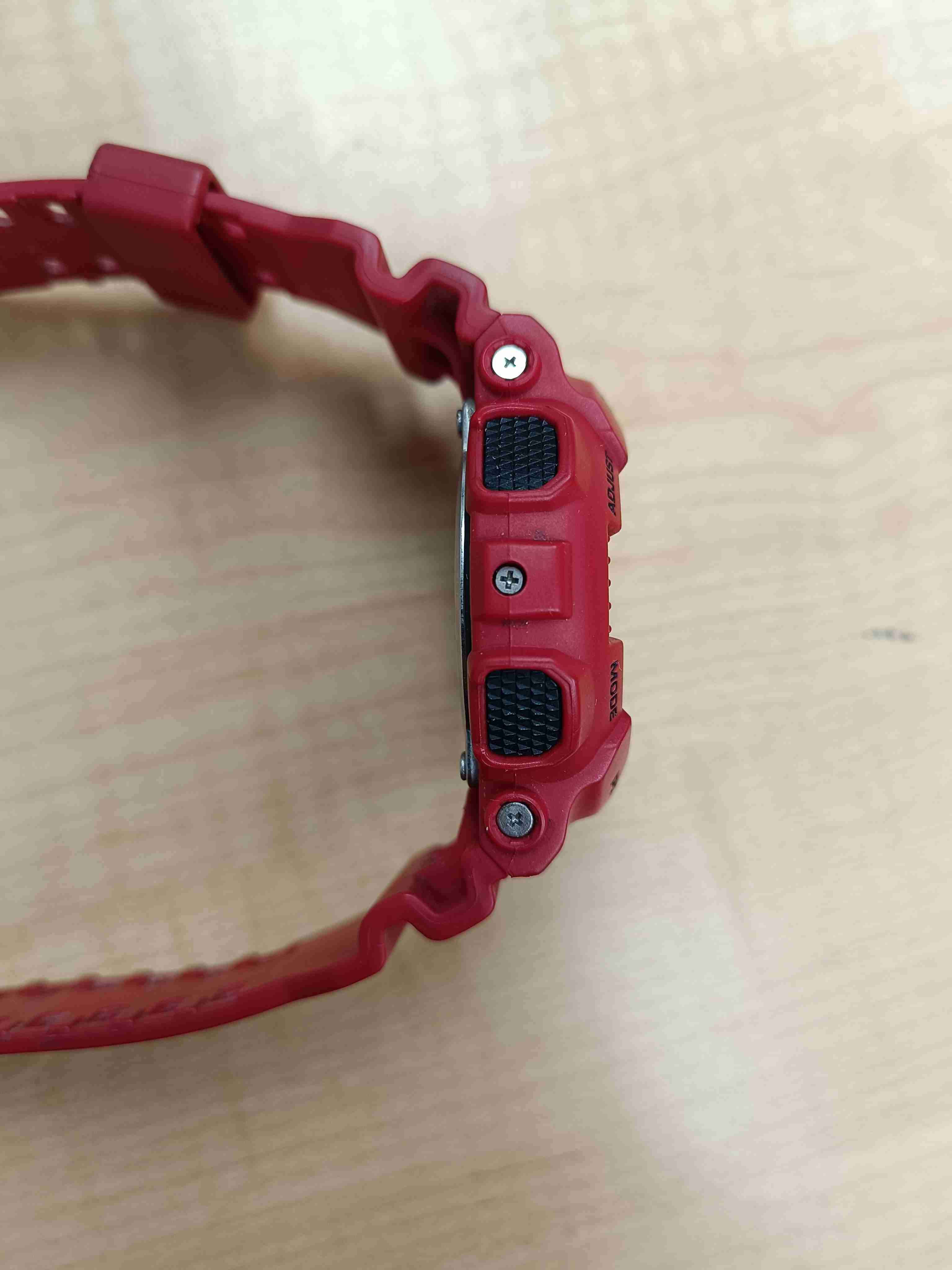 Reloj G-Shock GA 100 rojo - miniatura 3