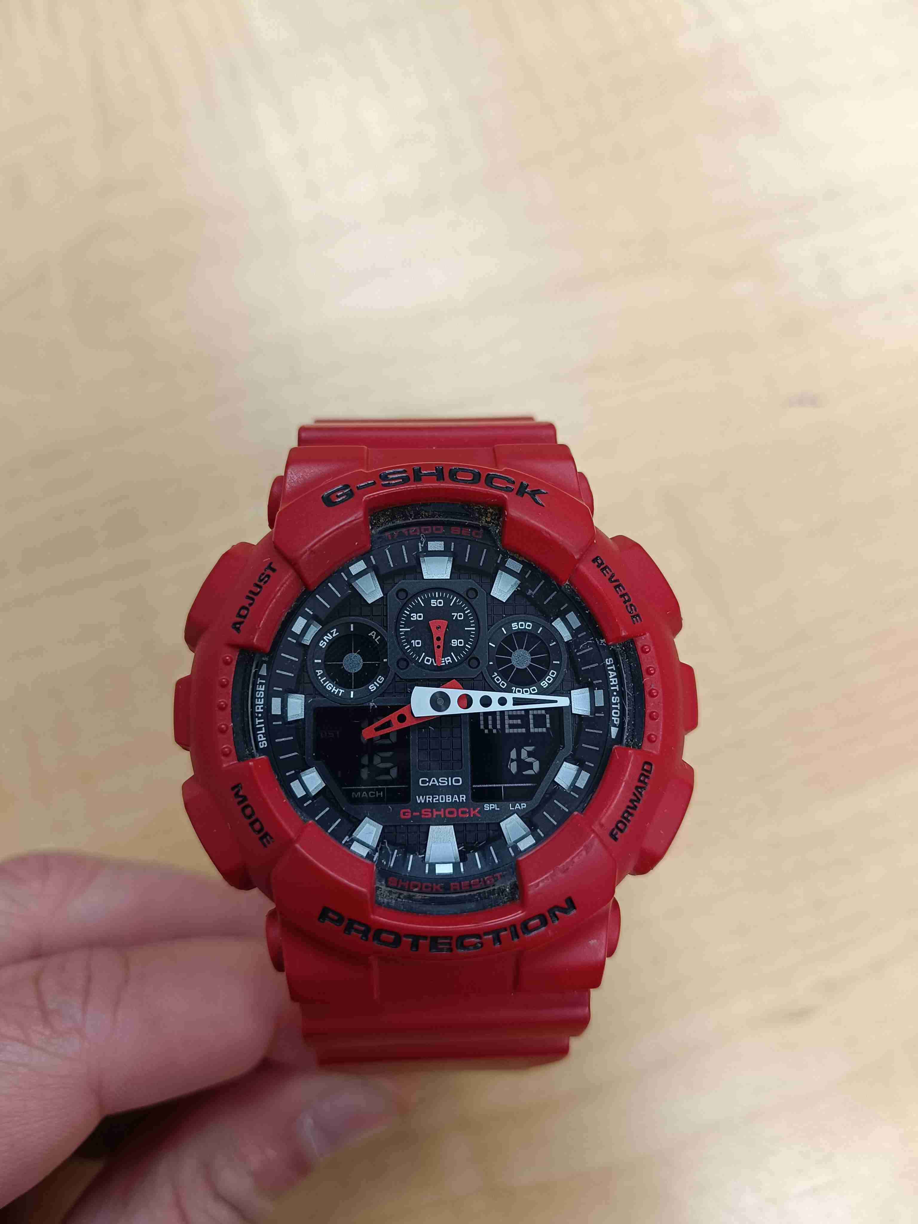 Reloj G-Shock GA 100 rojo - miniatura 5