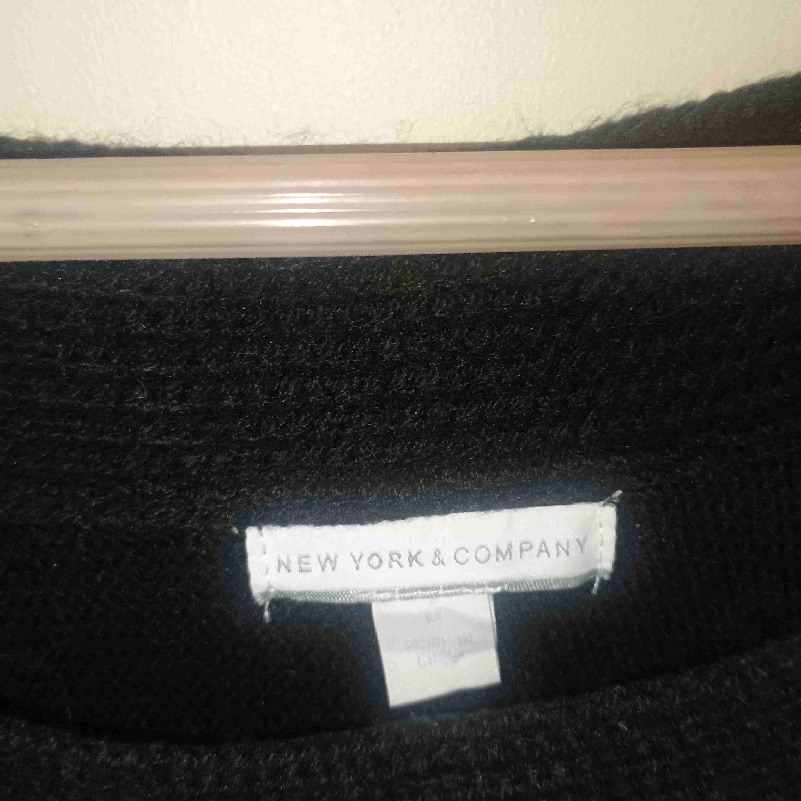 Suéter negro con diseño étnico - miniatura 4