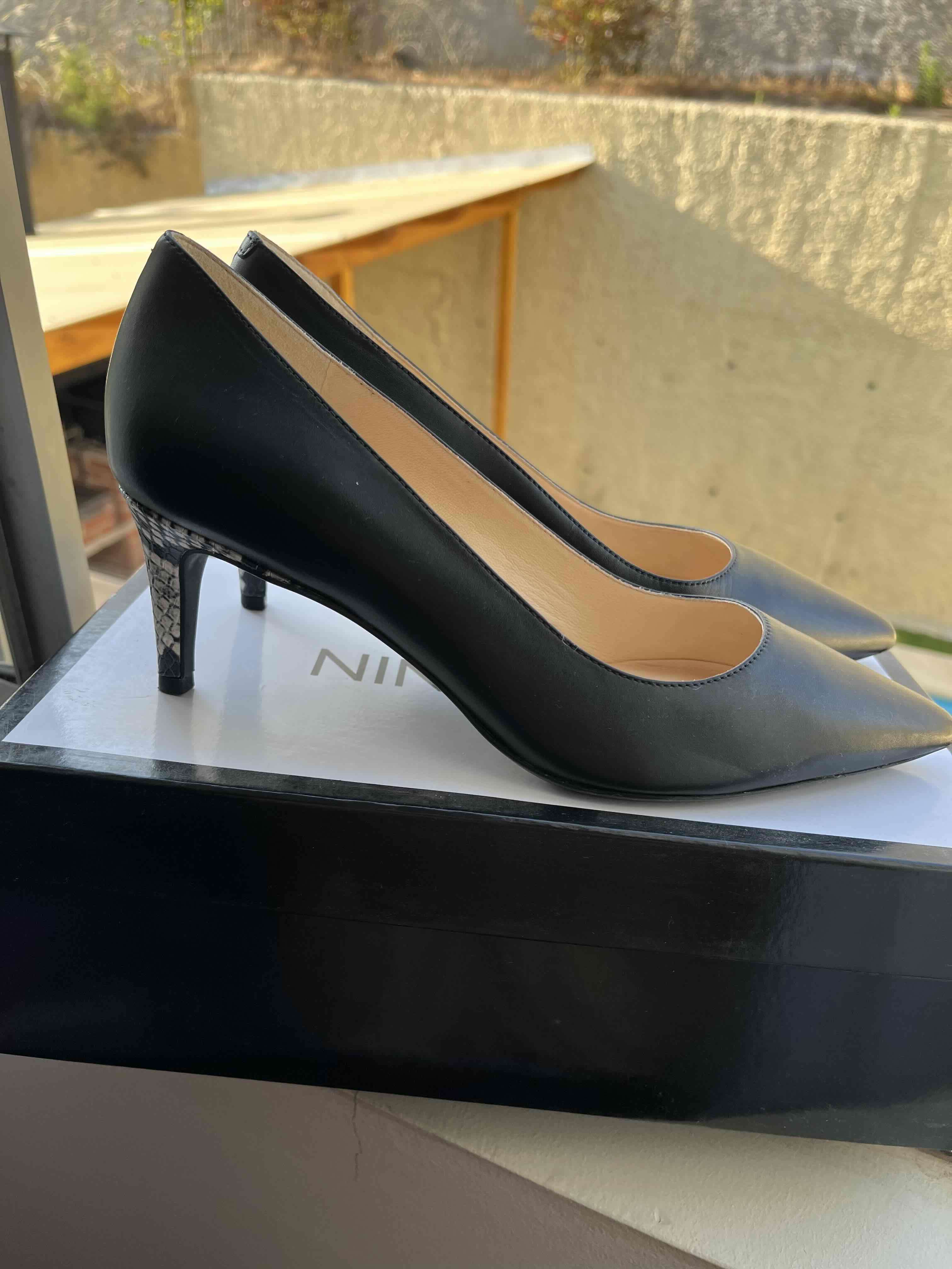 Zapatos de taco  marca NINE WEST