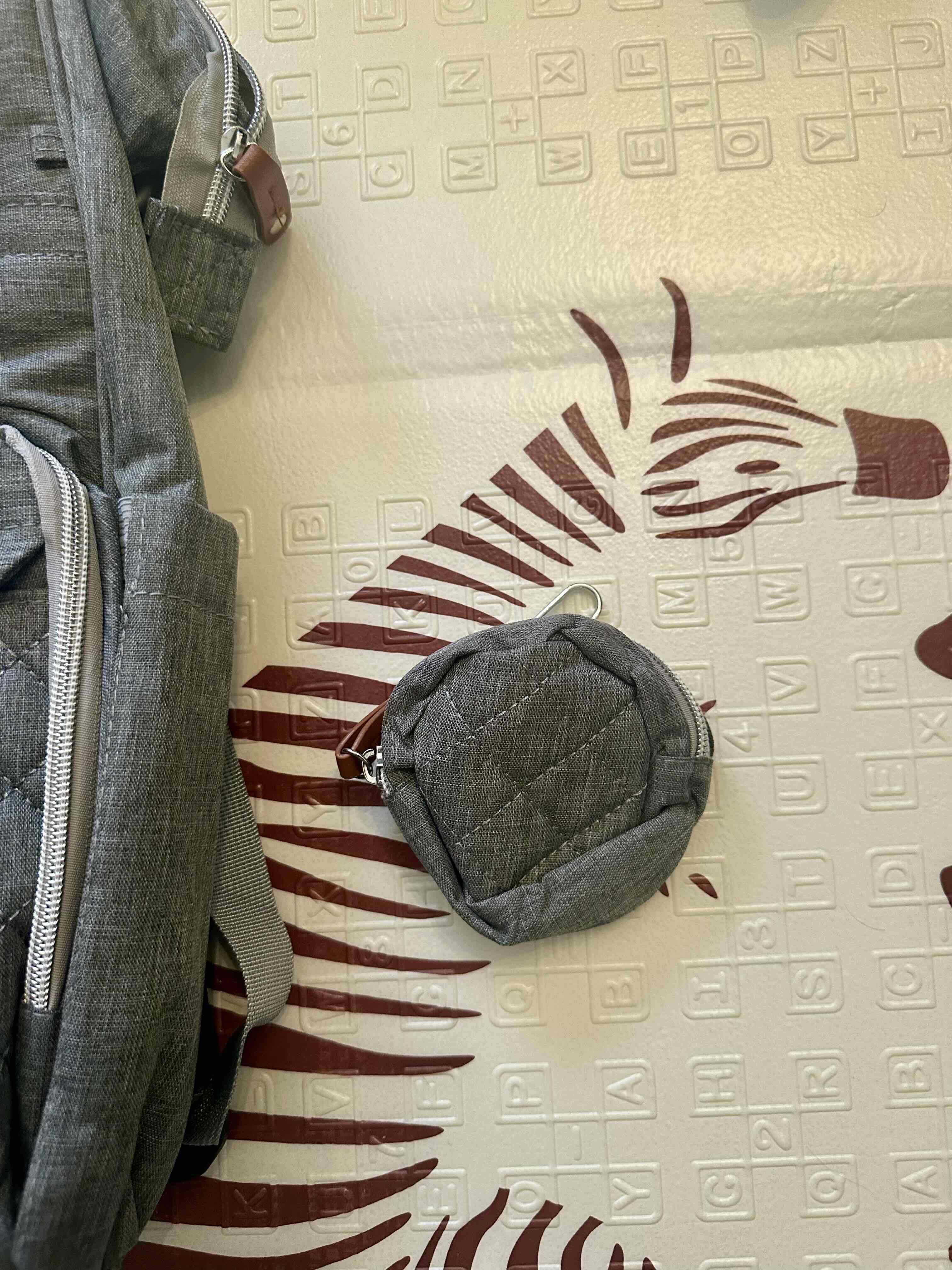 Mochila gris acolchada - miniatura 3