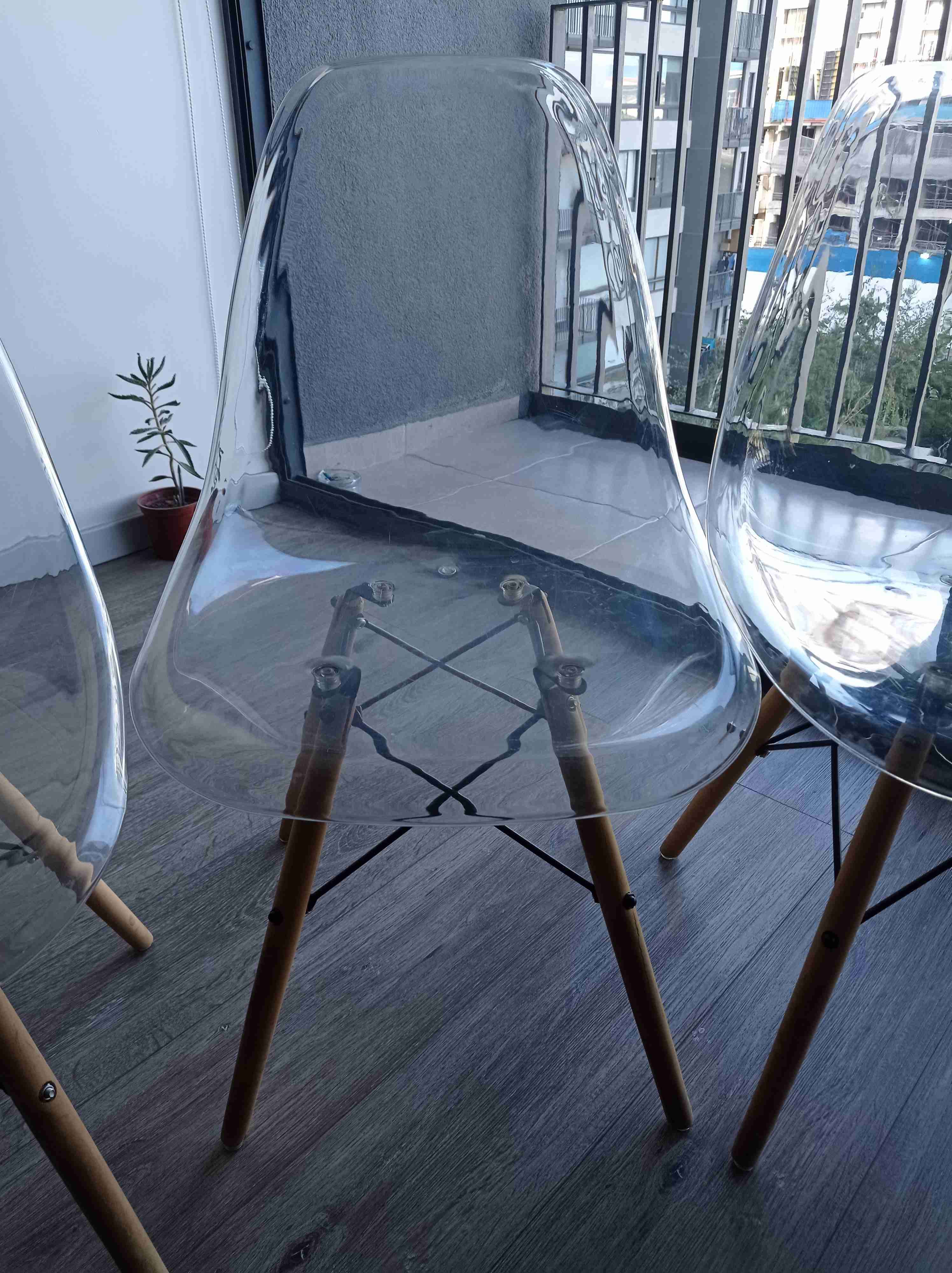 Juego de sillas transparentes modernas - miniatura 5