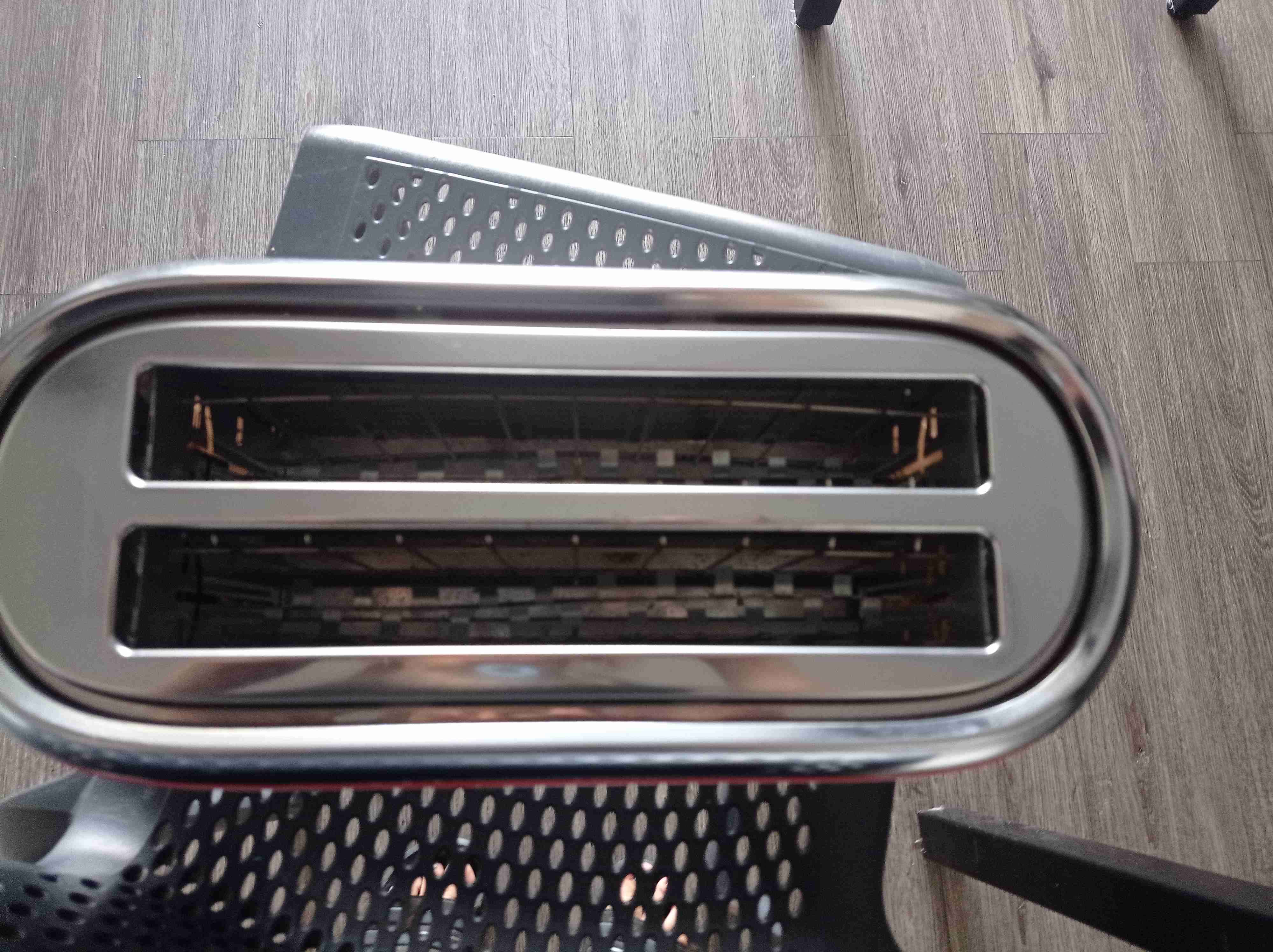 Tostadora Magesa roja y negra - miniatura 2