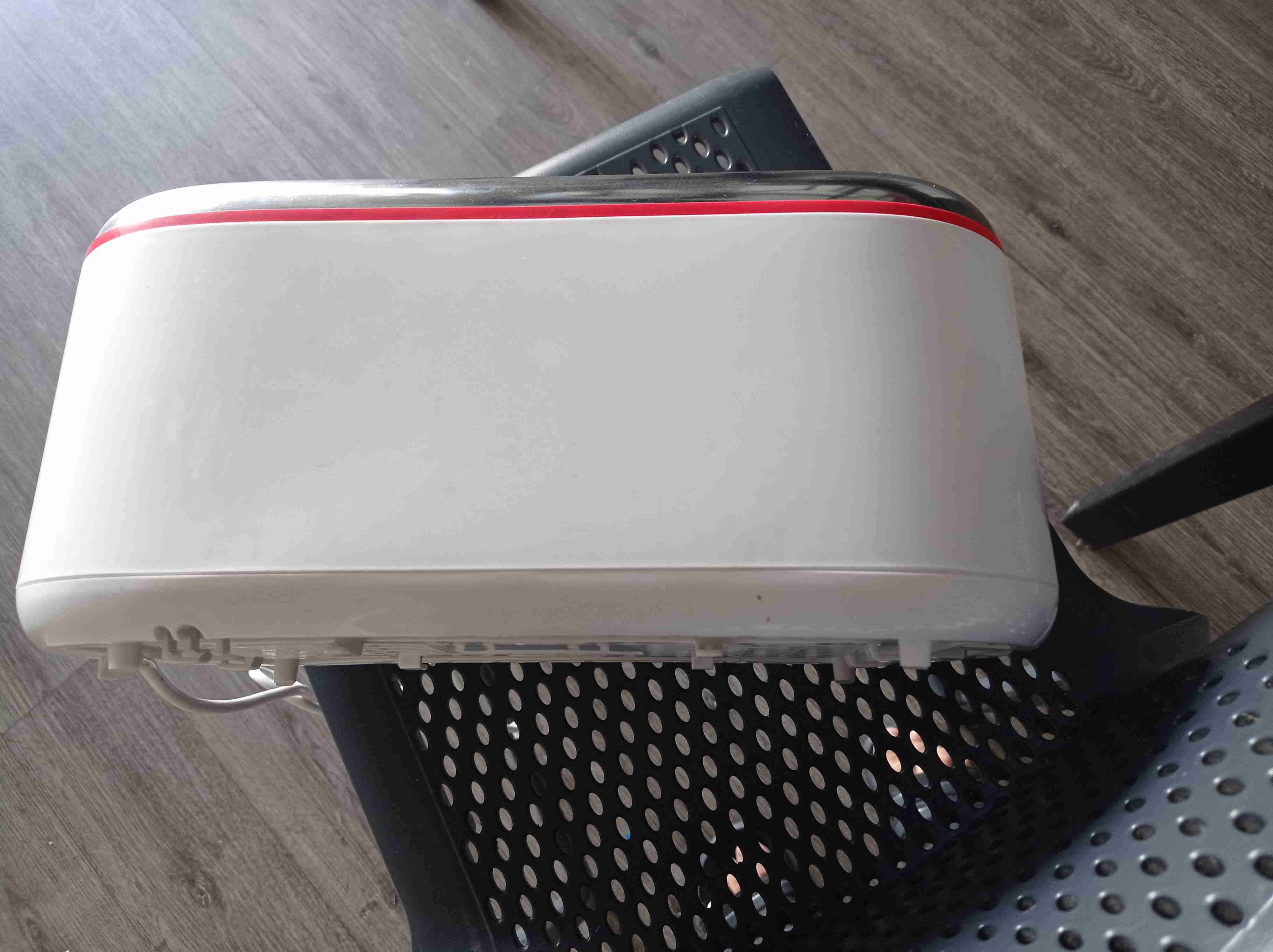 Tostadora Magesa roja y negra - miniatura 3