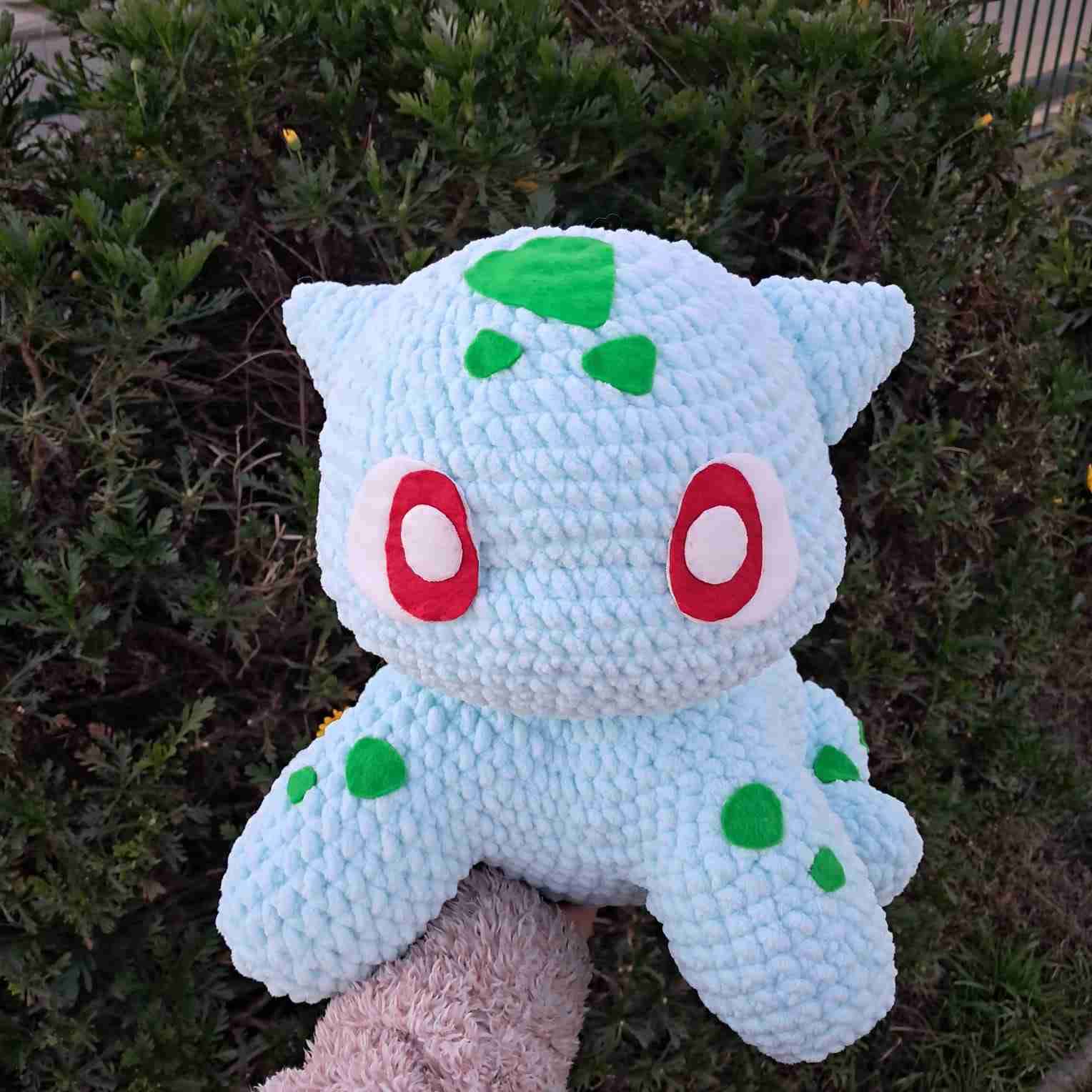 Peluche tipo Bulbasaur azul