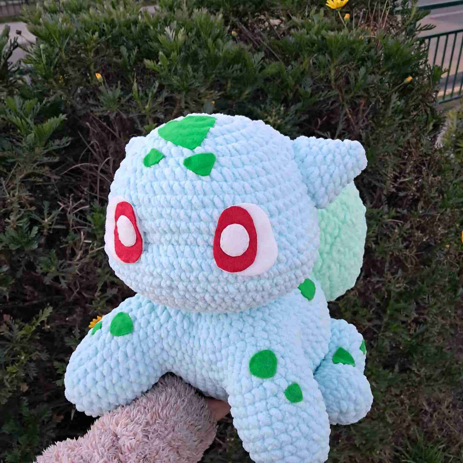 Peluche tipo Bulbasaur azul - miniatura 2
