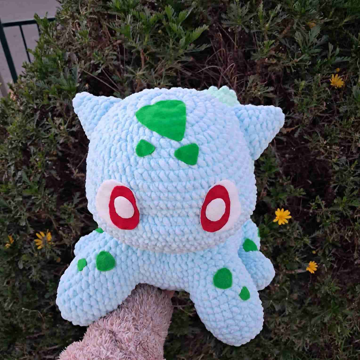 Peluche tipo Bulbasaur azul - miniatura 3