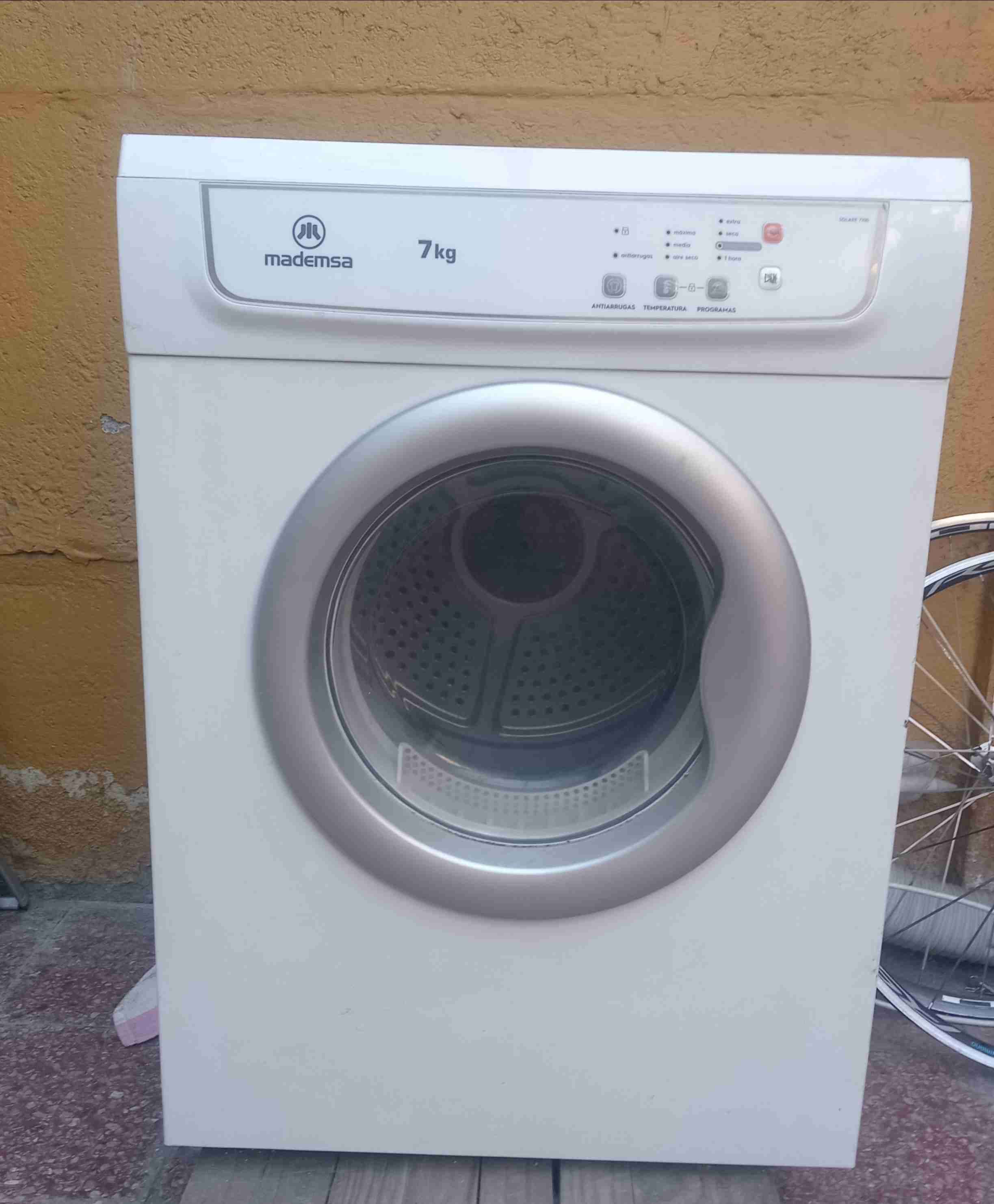 Secadora de ropa Mademsa 7 kg
