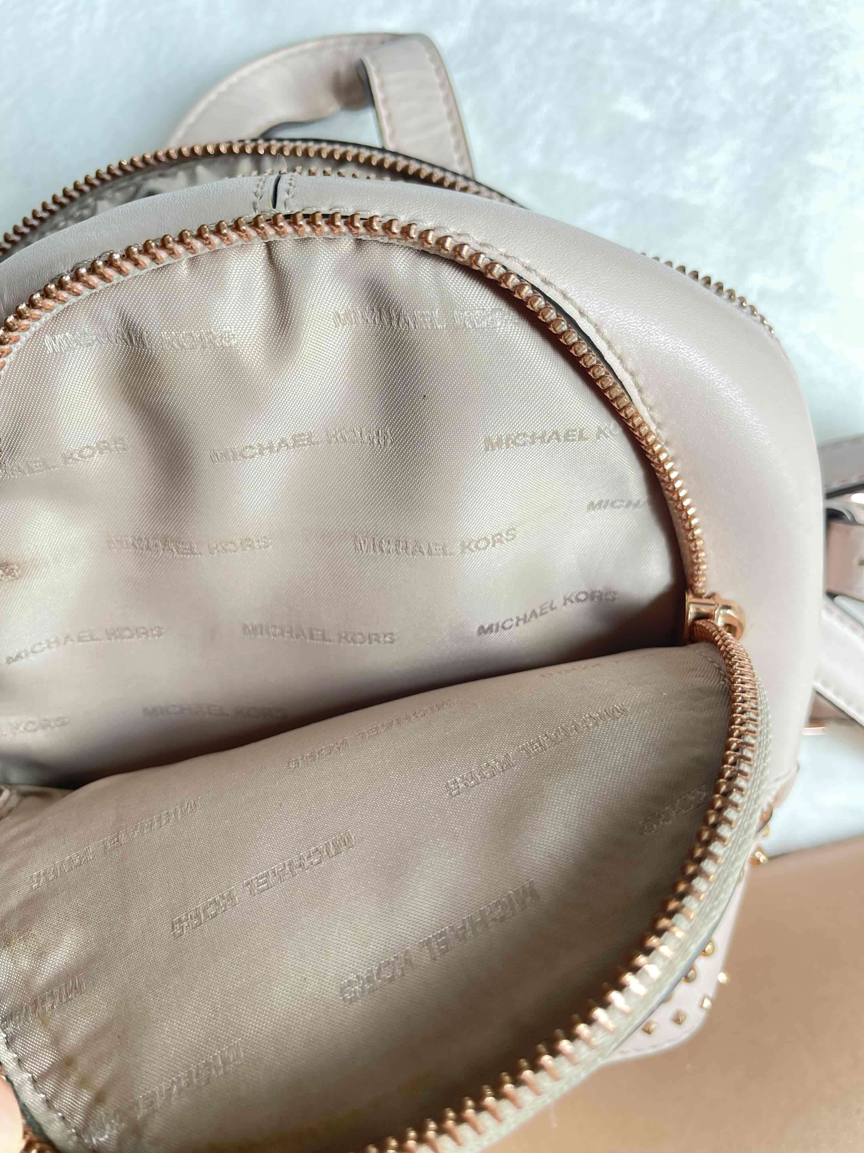 Mochila Michael Kors color rosa claro - miniatura 4