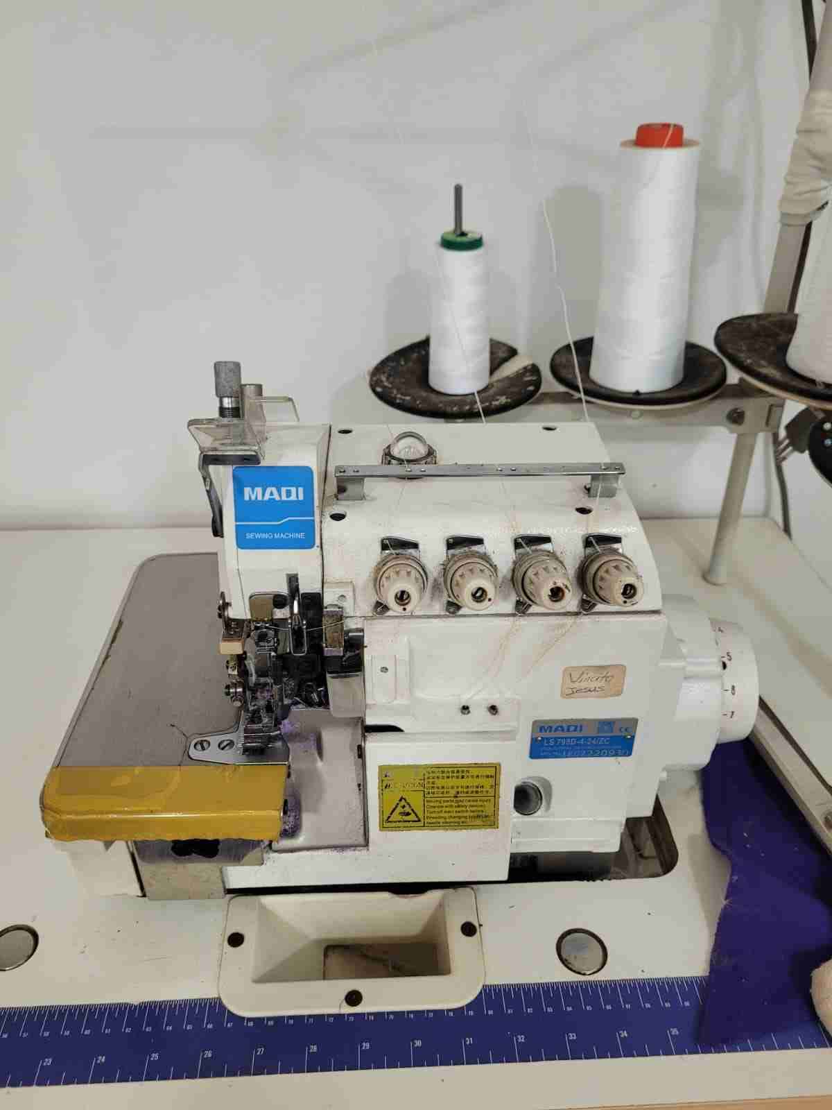 Máquina de coser overlock MADI industrial