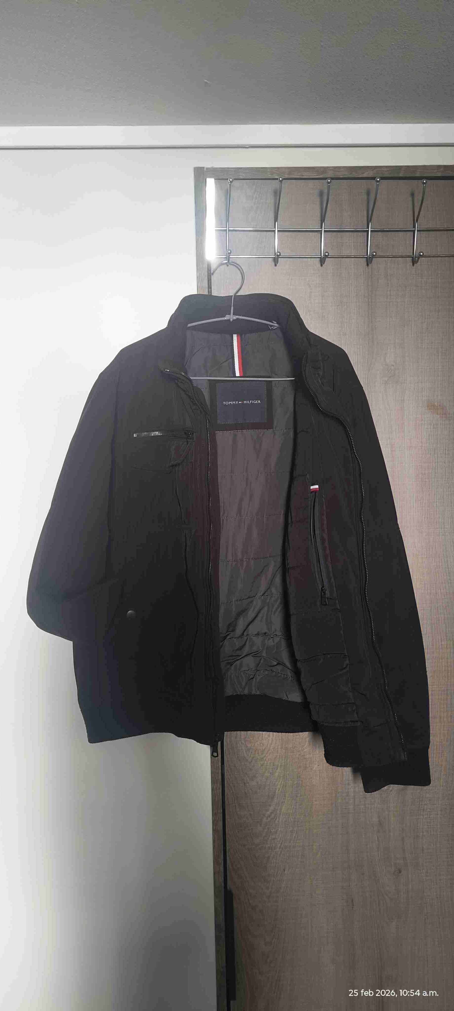 Chaqueta negra Tommy Hilfiger