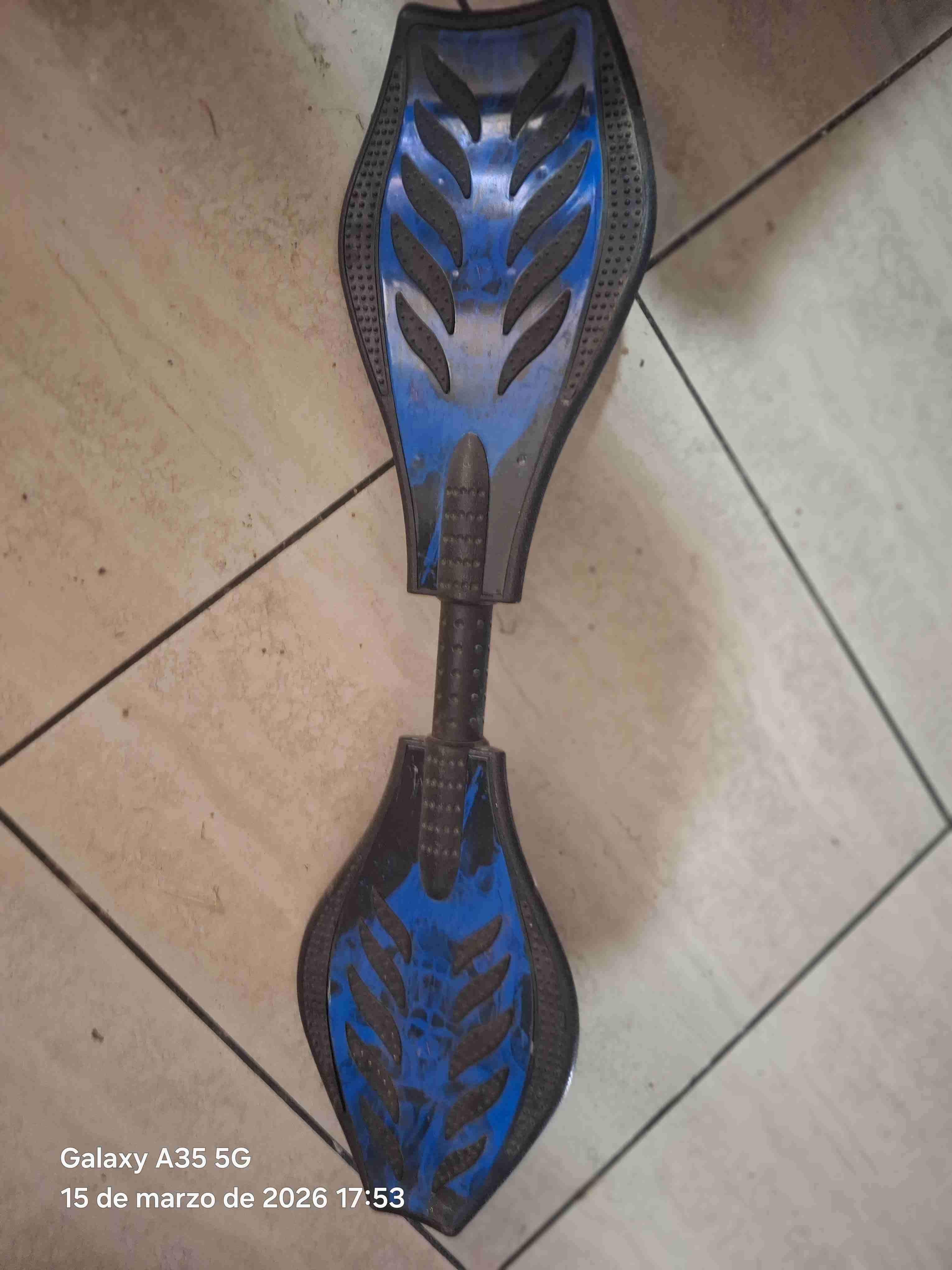 Patineta tipo waveboard azul